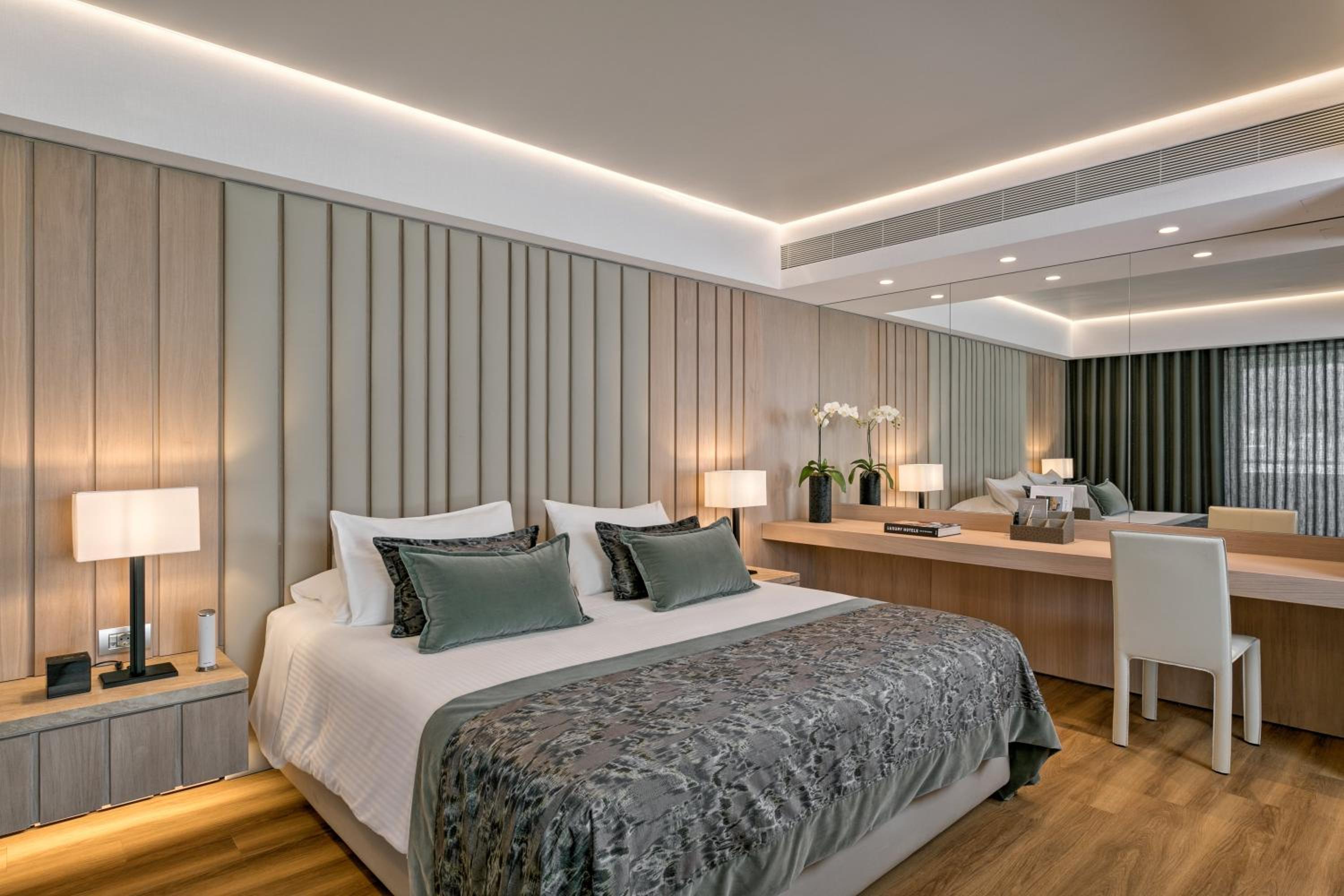 Acropolis Terrace Suite - Photo 13