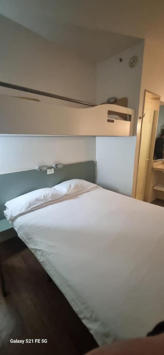 Standard Triple Room photo 3