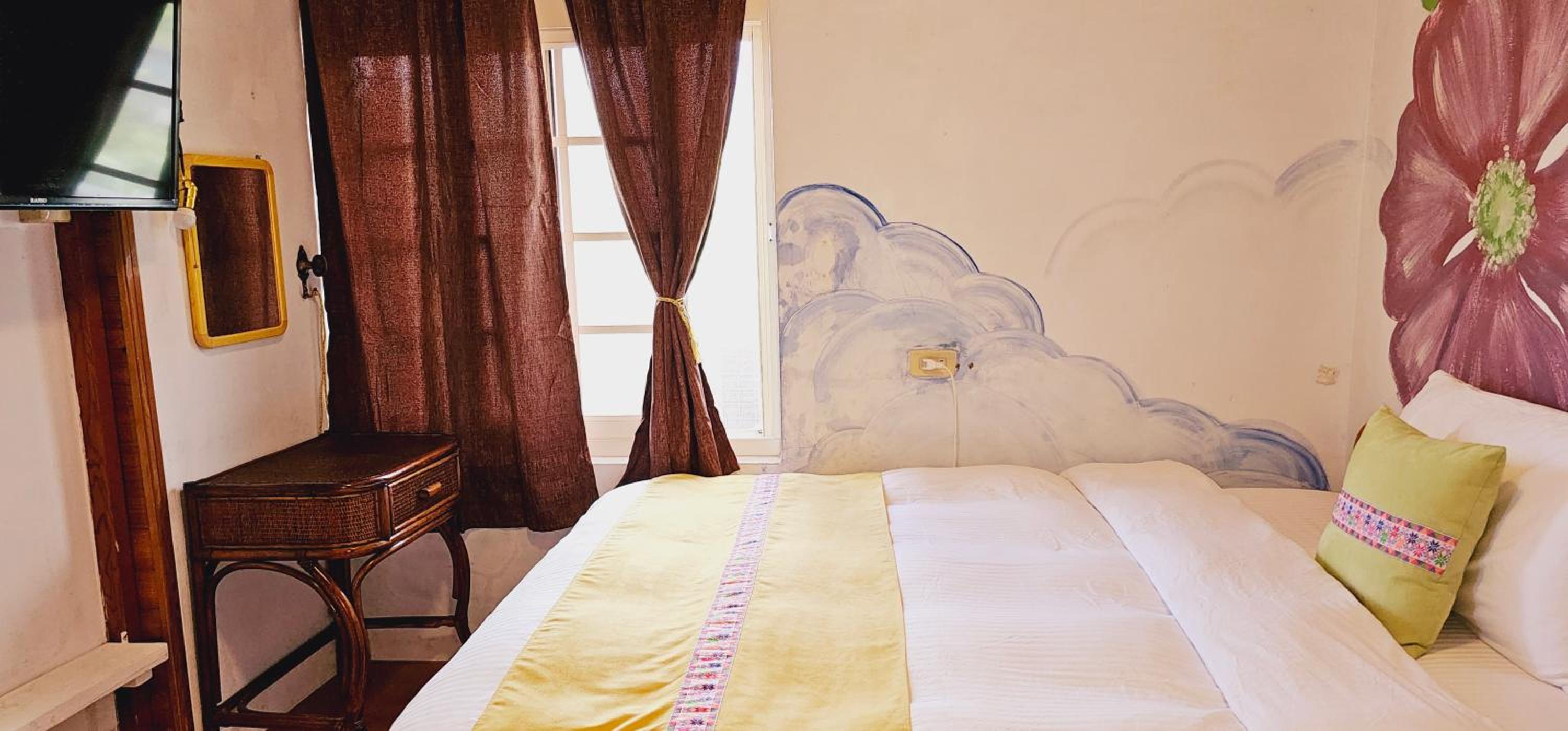 Single Room with Shared Shower and Toilet