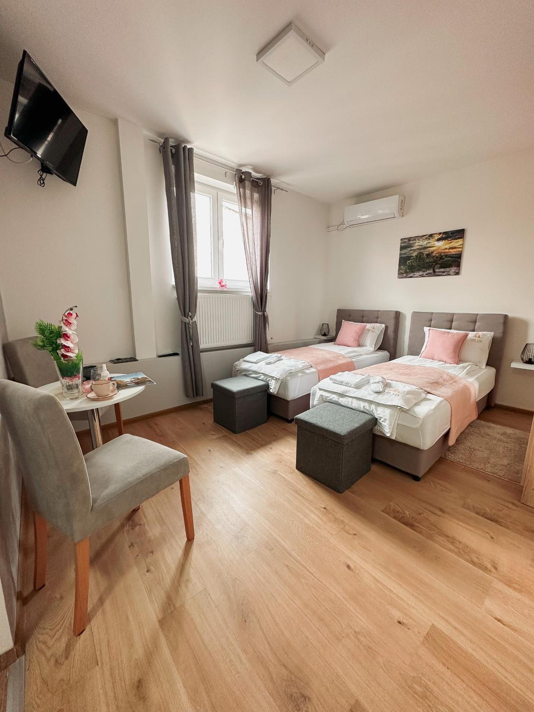 Standard Twin Room photo 1