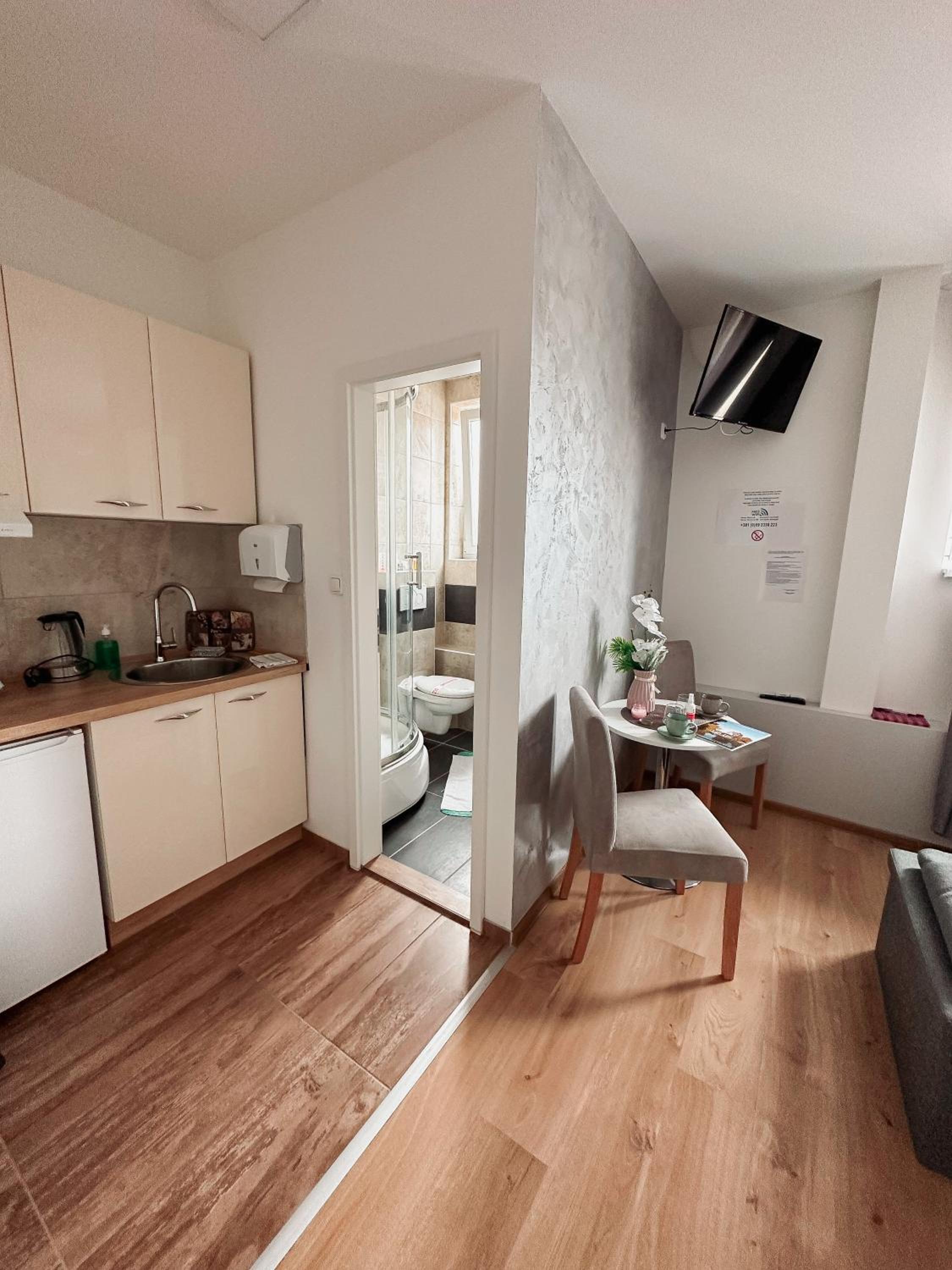 Small Double Room photo 2