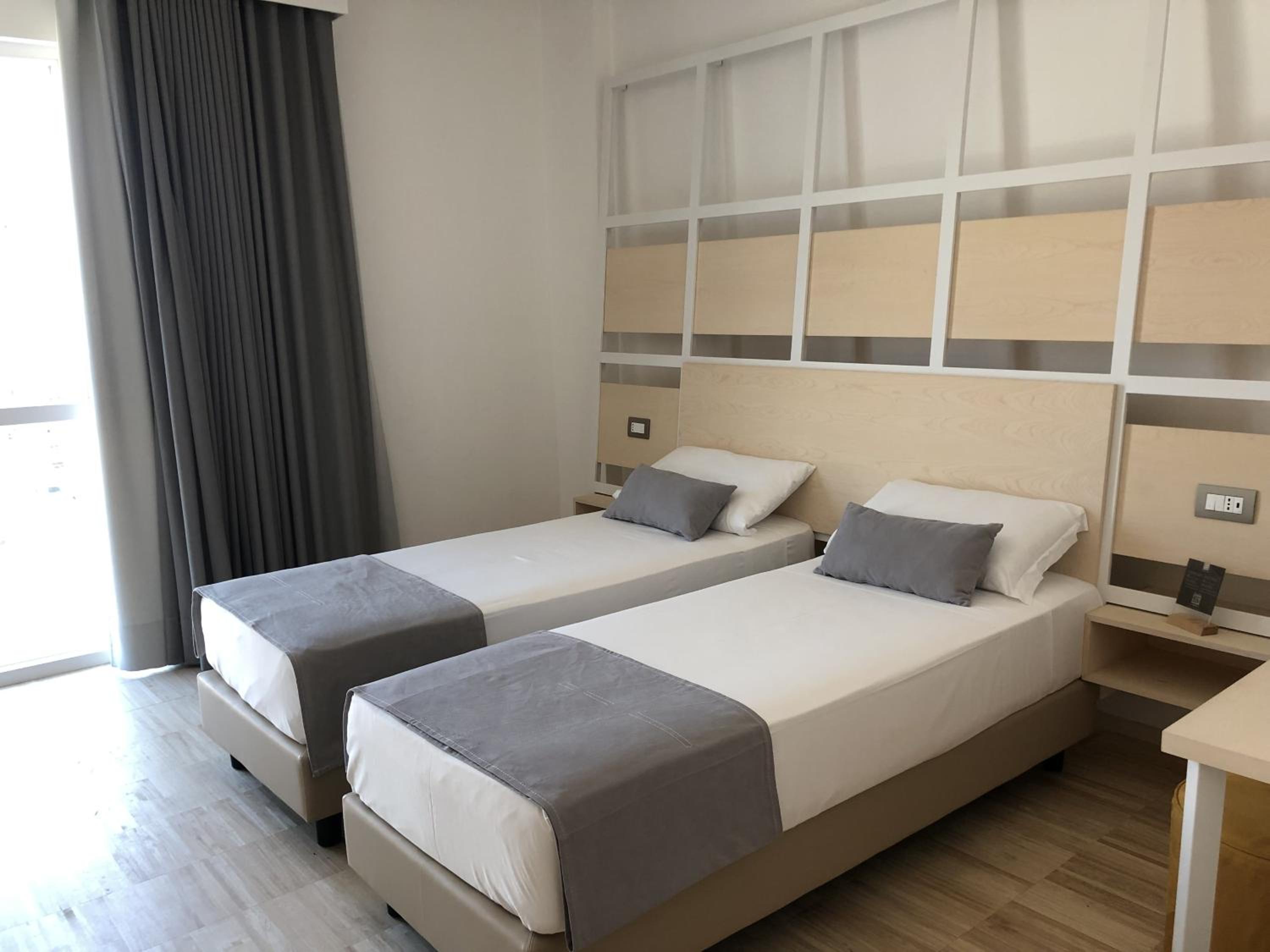 Twin Room - Photo 1