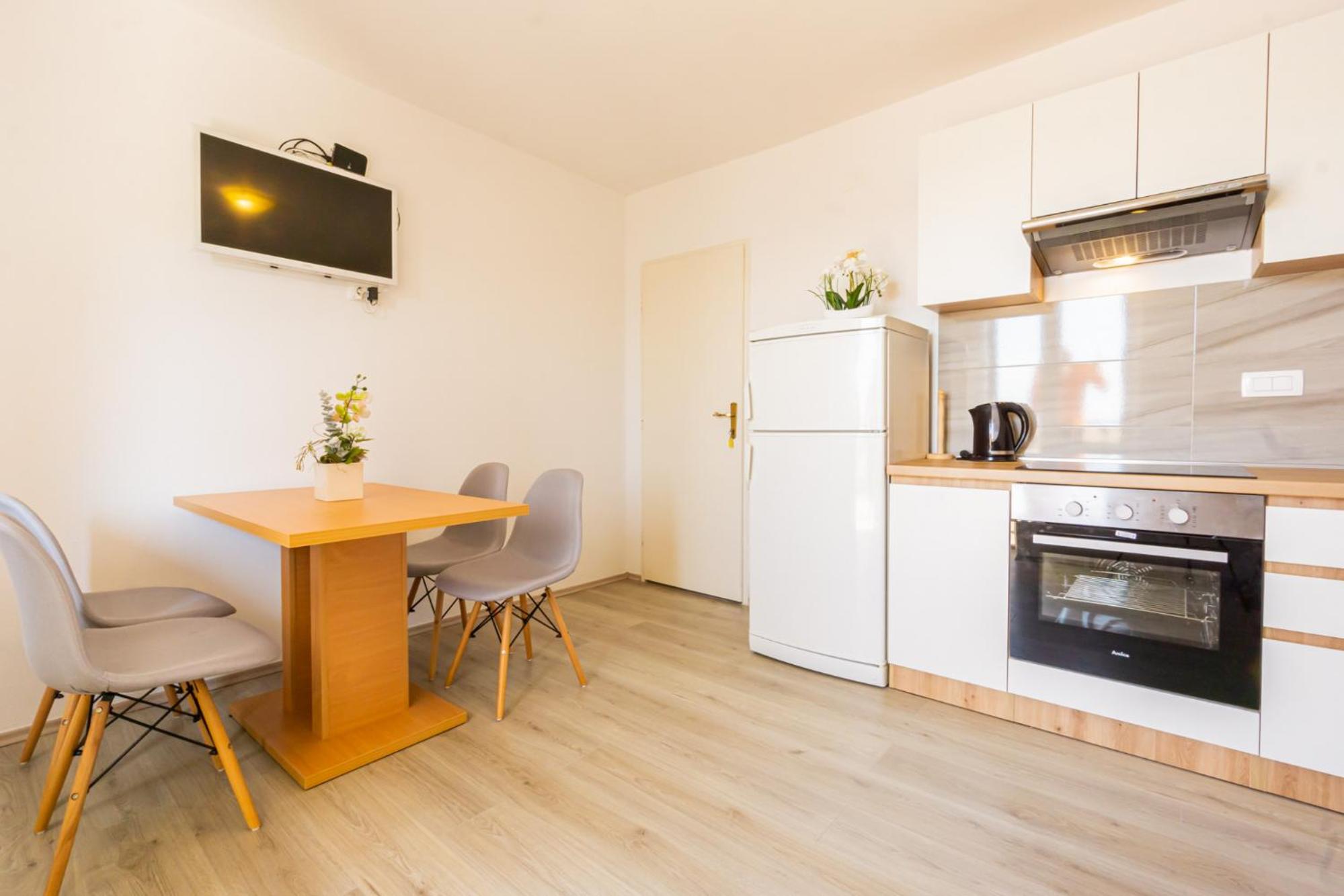 Apartment photo 3