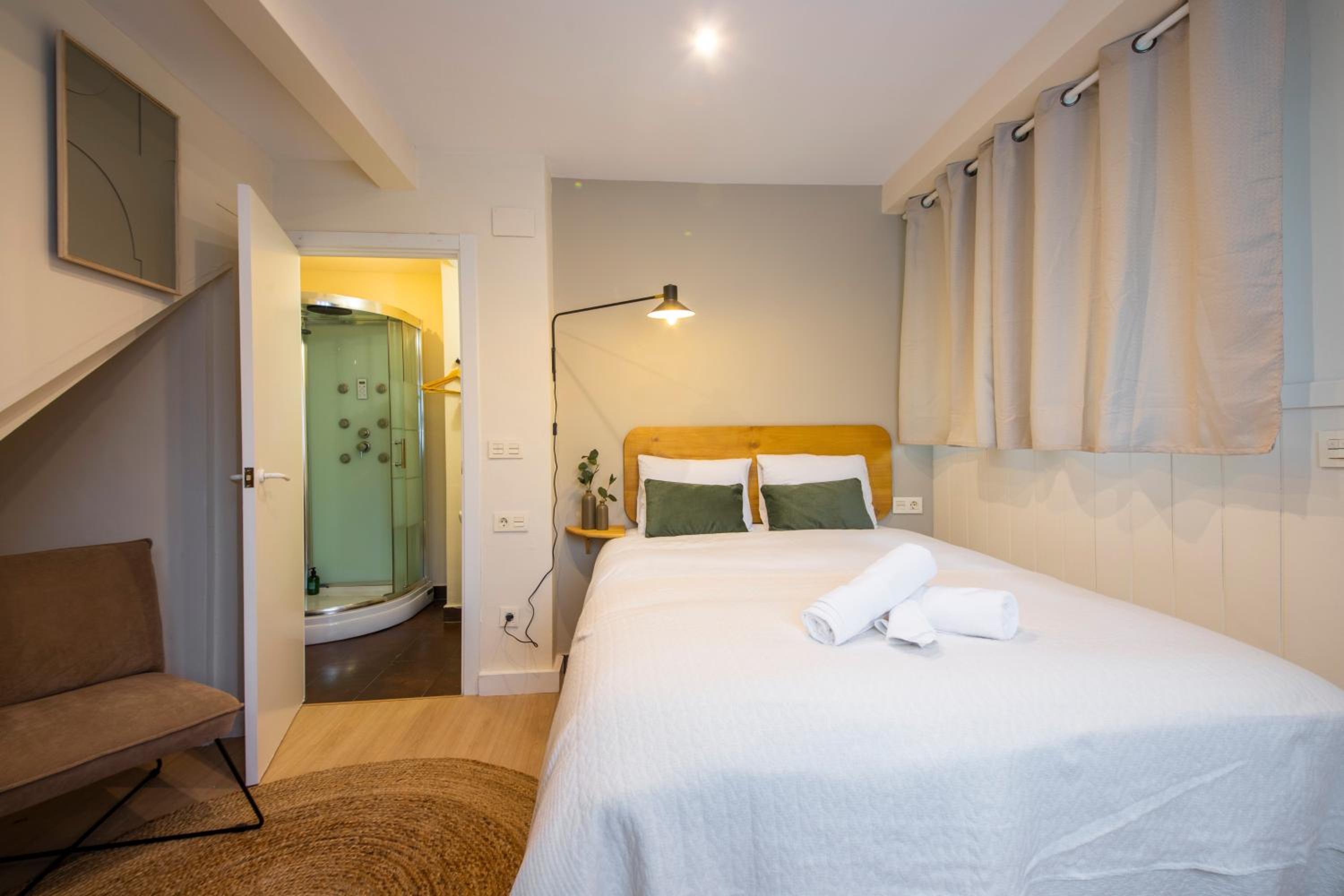 Double Room with Private Bathroom