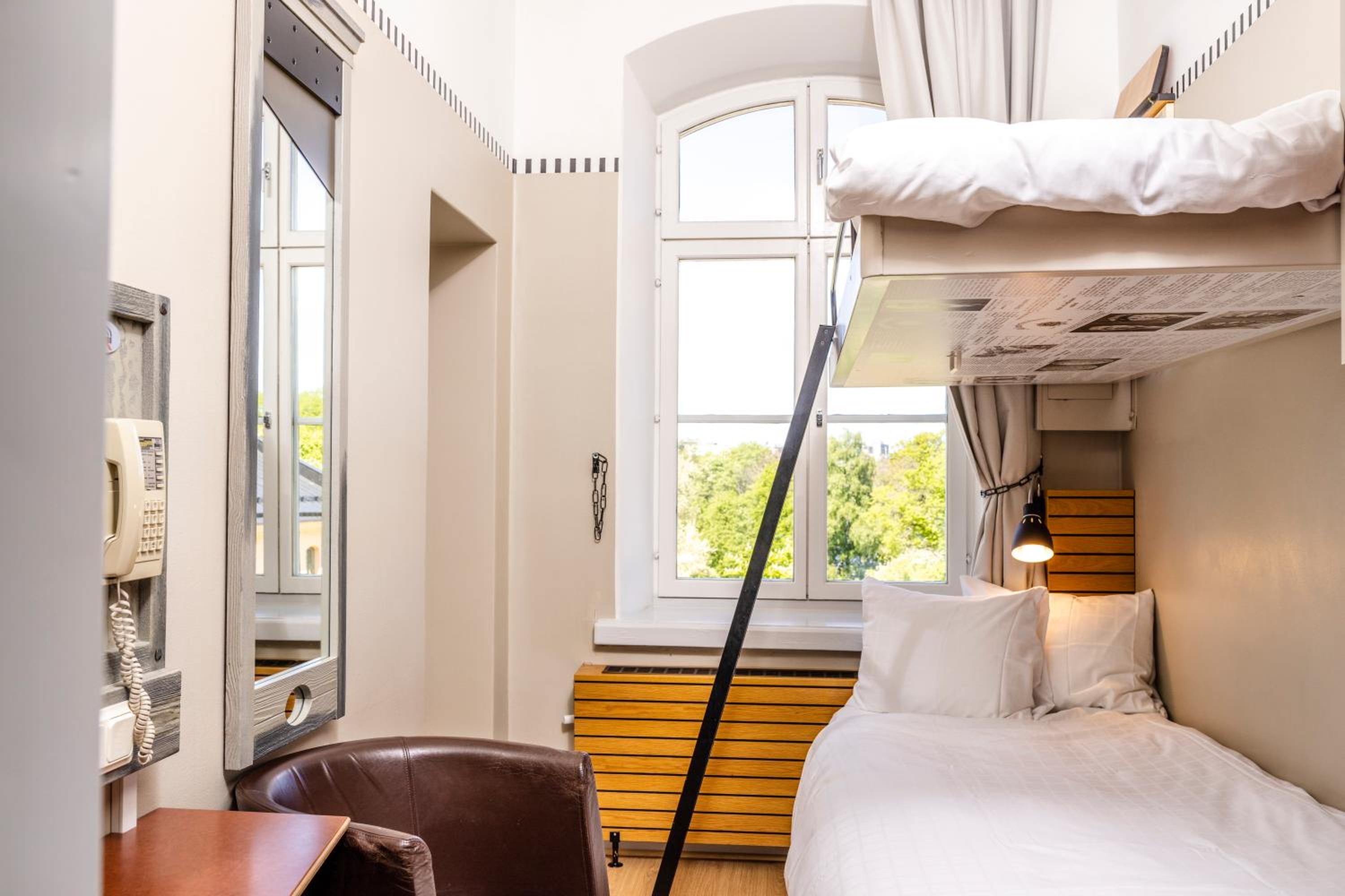 Economy Room