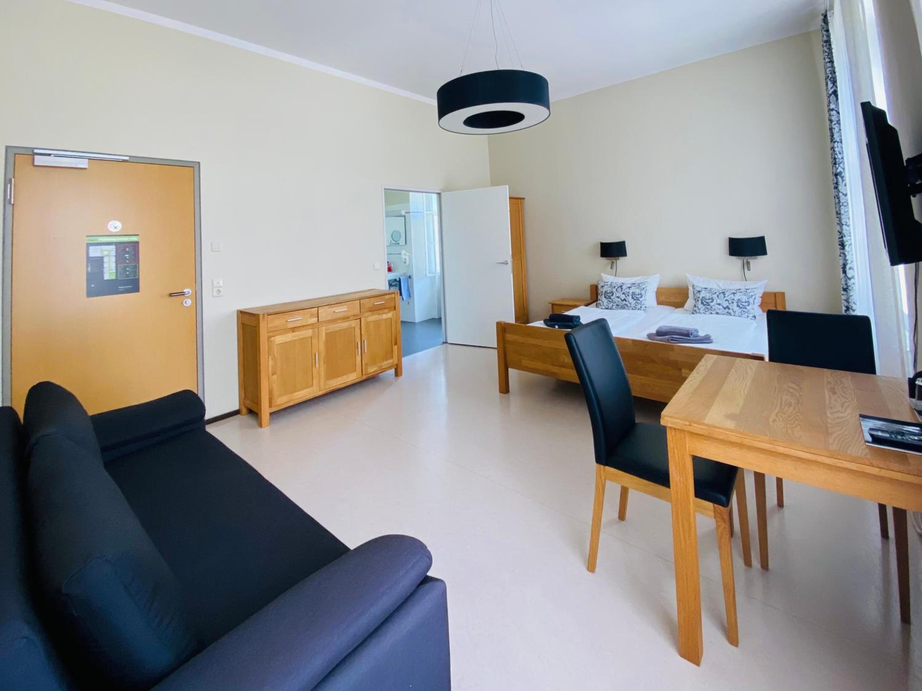 Family Room - Photo 3