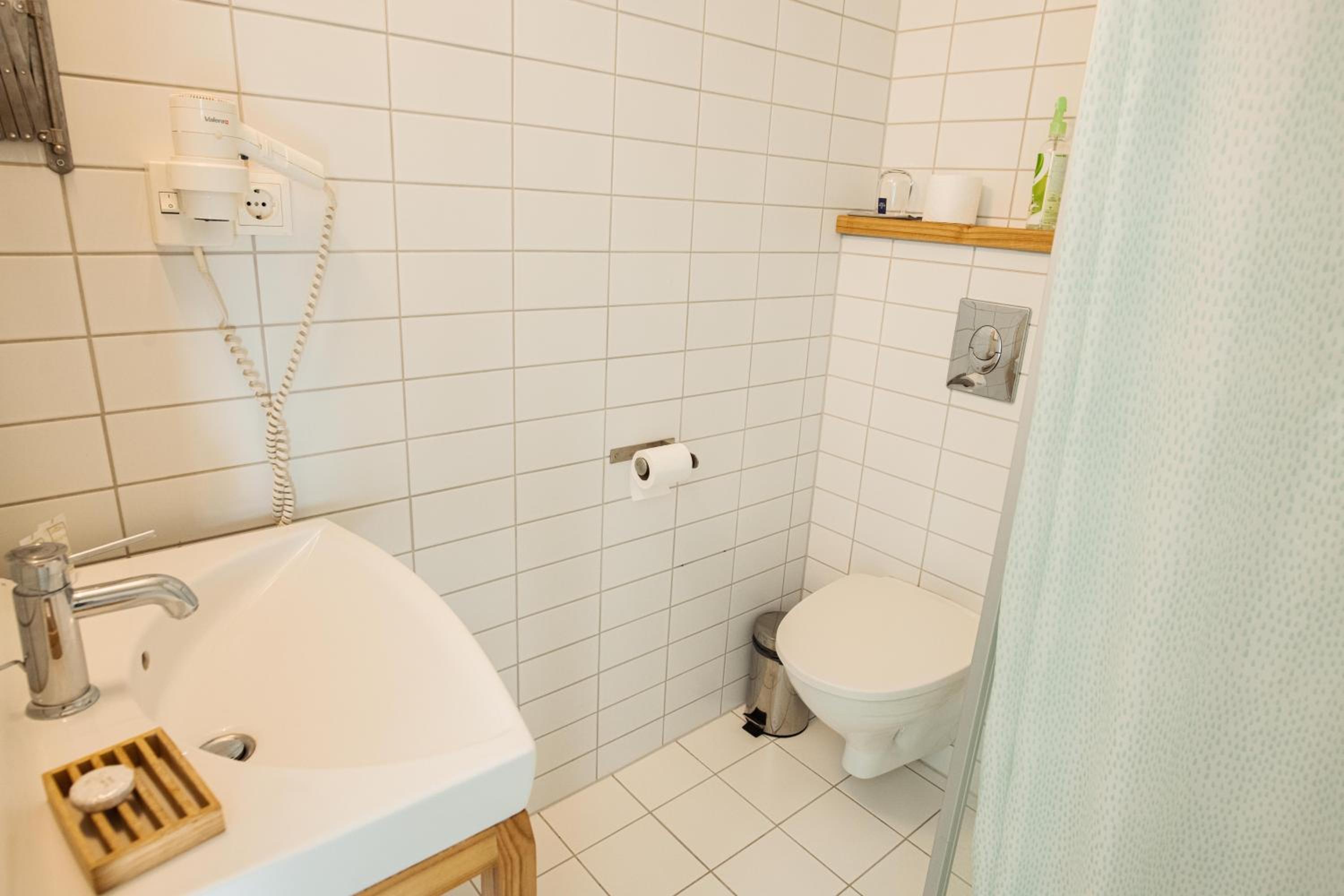 Single Room photo 3