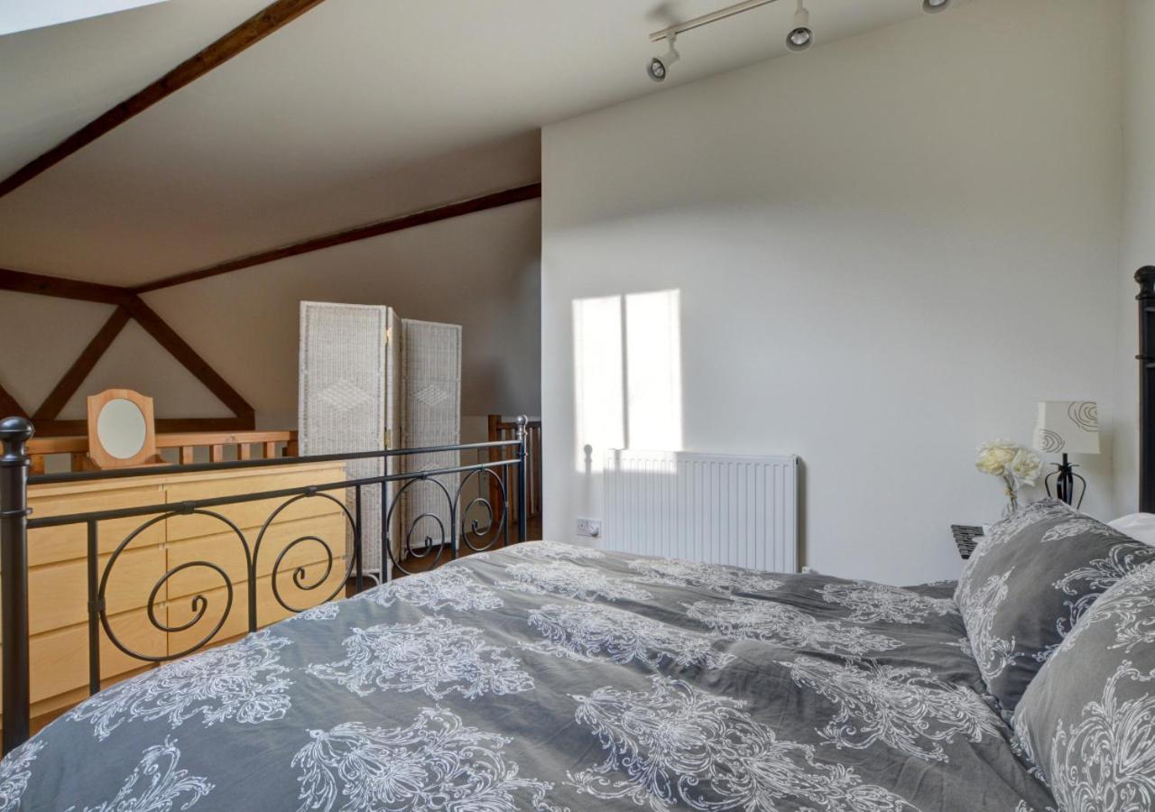 Three-Bedroom House photo 3