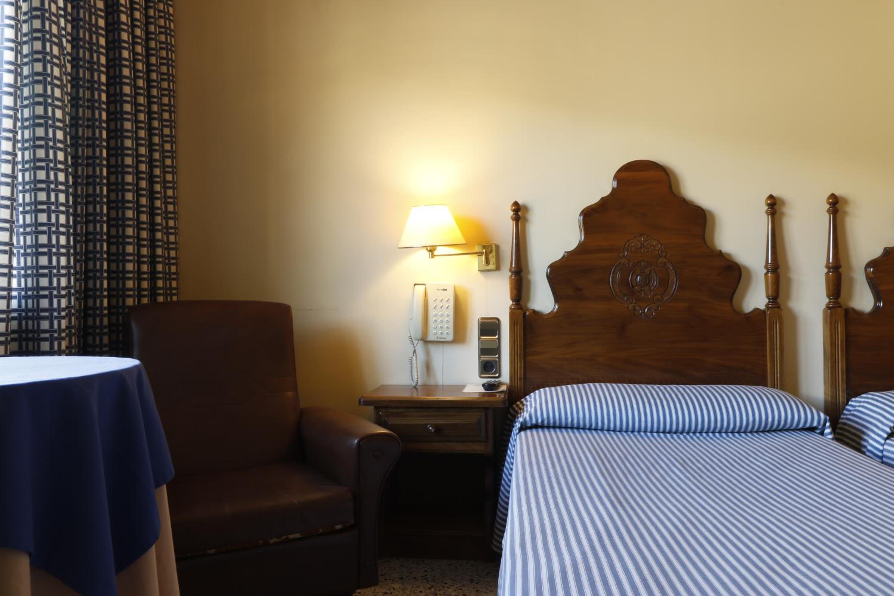 Double or Twin Room photo 3