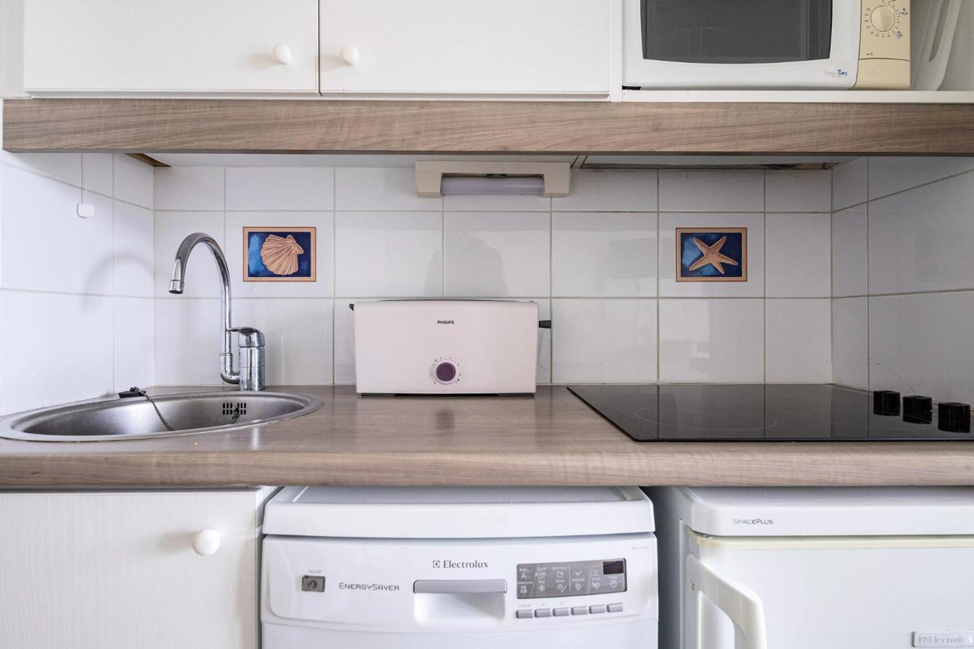 Select One-Bedroom Apartment (4 People) photo 3