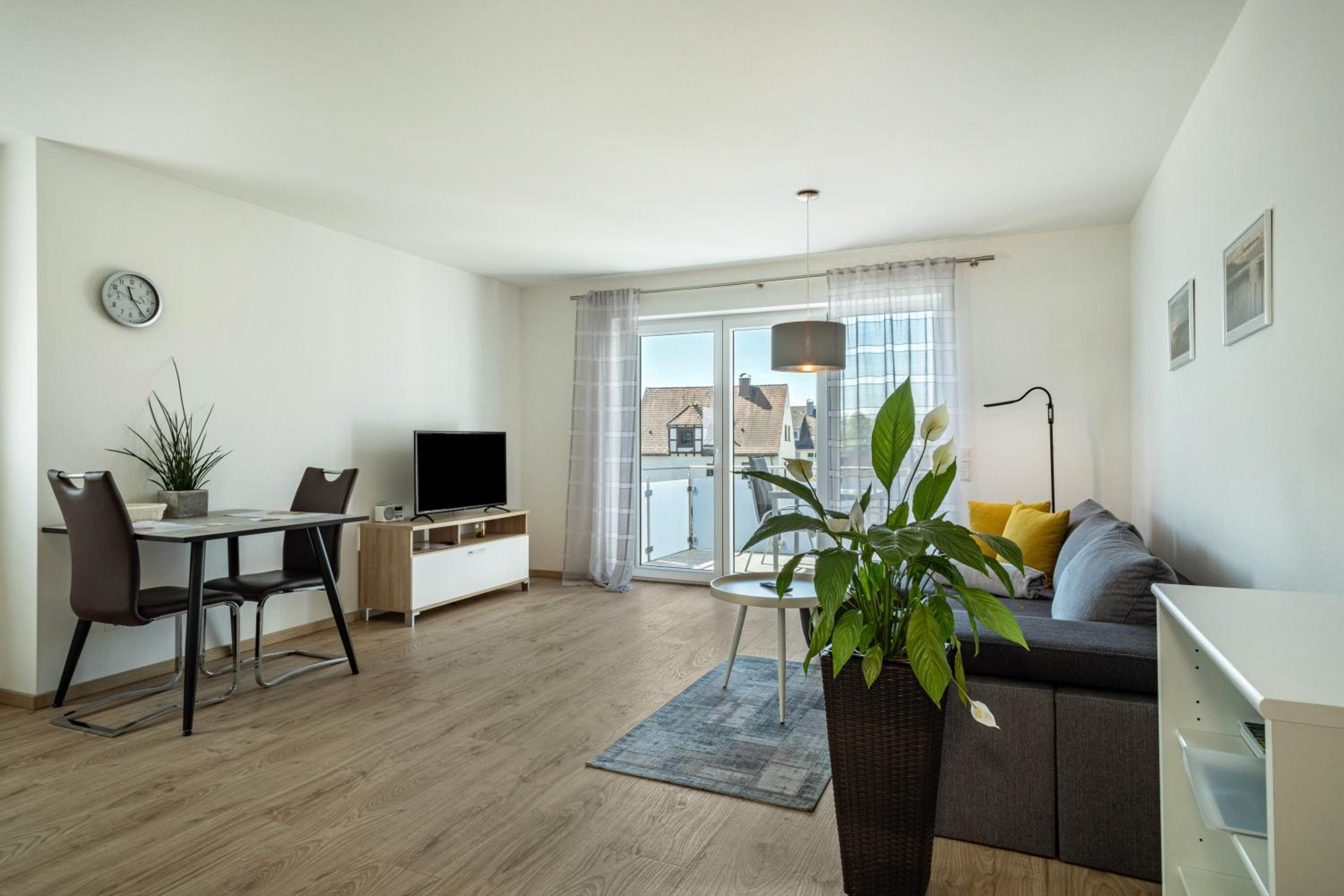 Superior One-Bedroom Apartment with Balcony