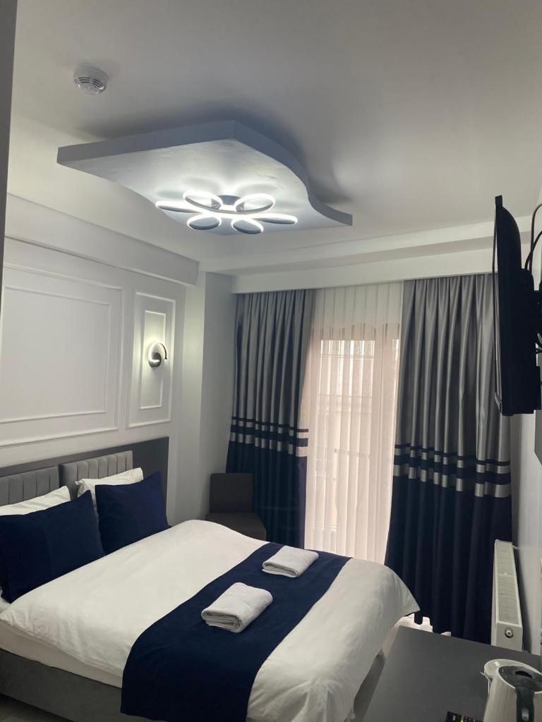 Standard Double Room photo 2