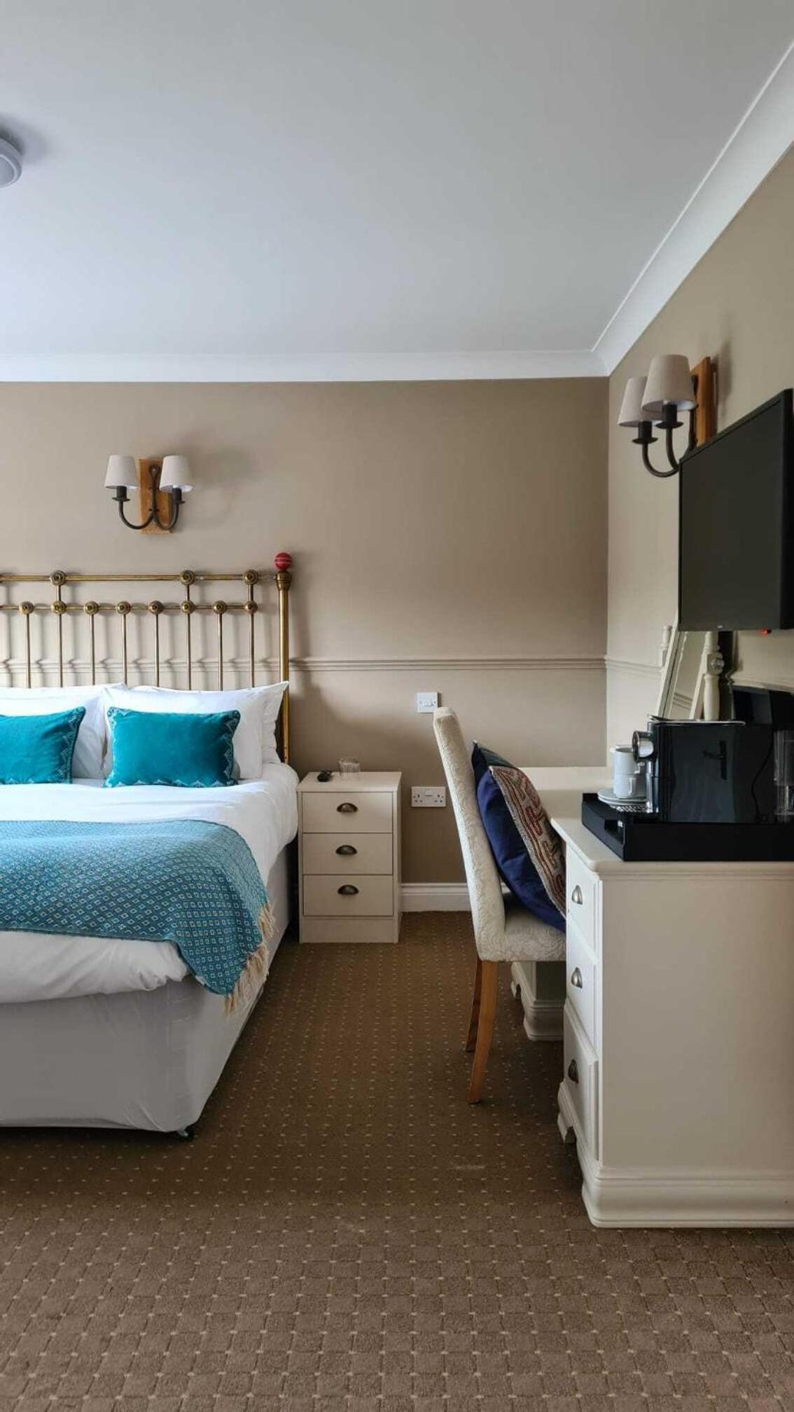 Double Room with Private Bathroom - Photo 18
