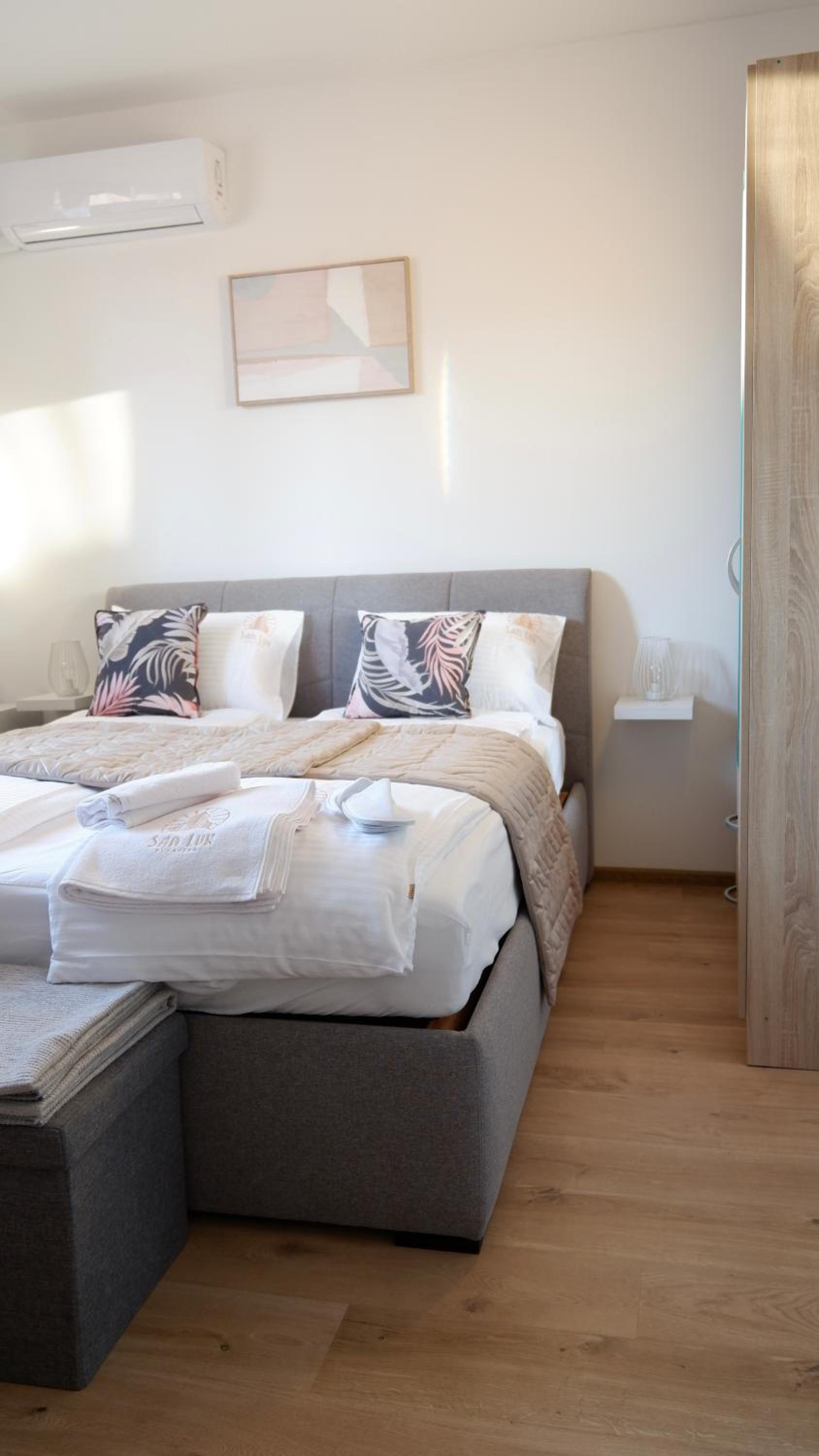 Small Double Room photo 1