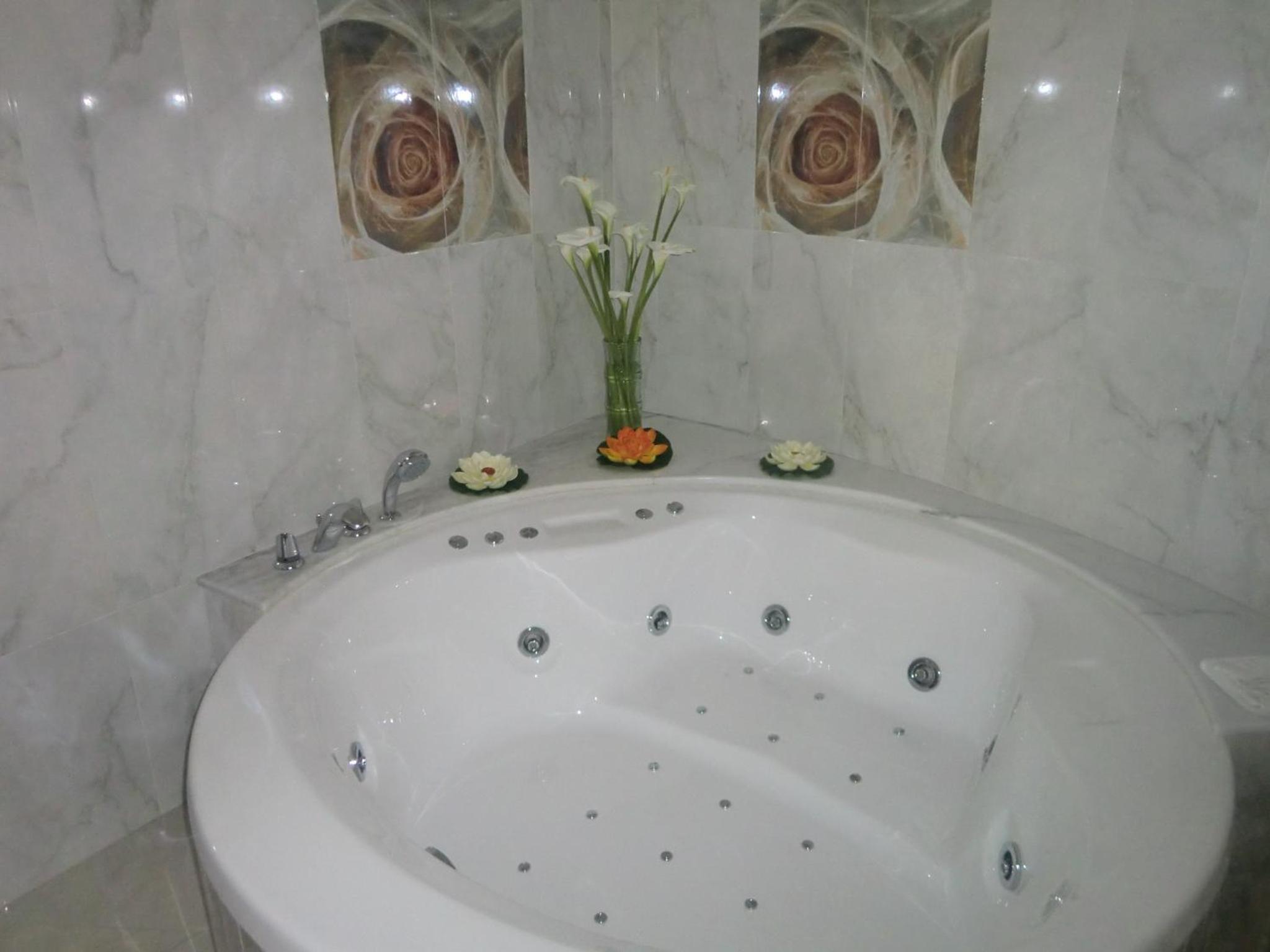 Deluxe Double Room with Bath photo 3