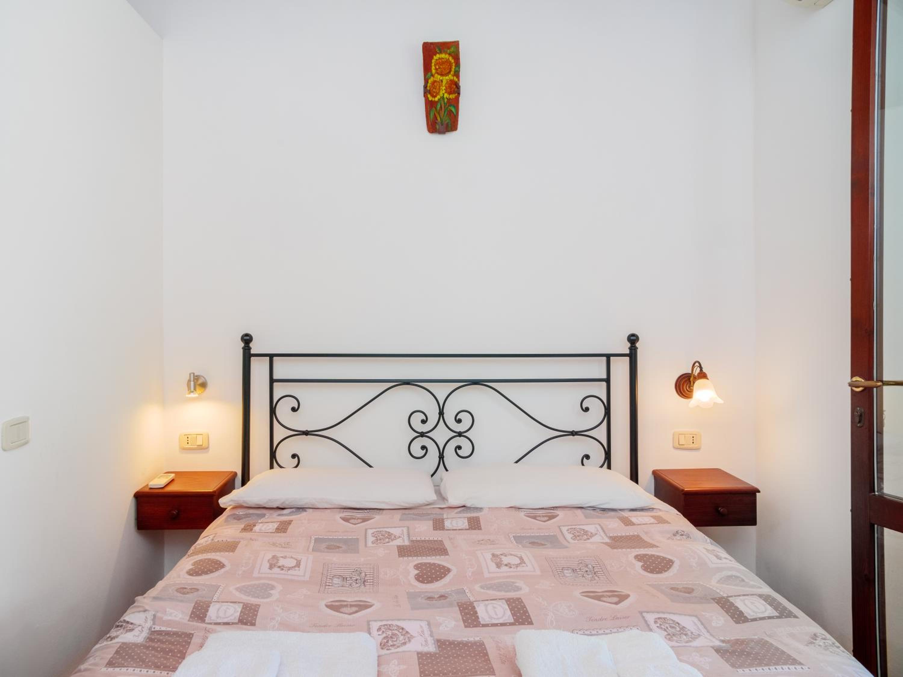 Small Double Room photo 1