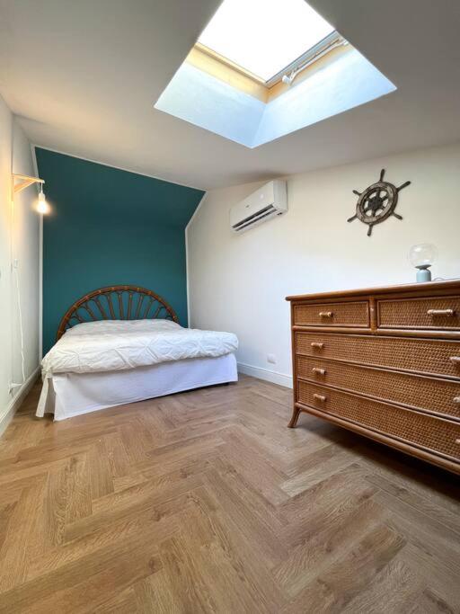 Three-Bedroom Apartment photo 2