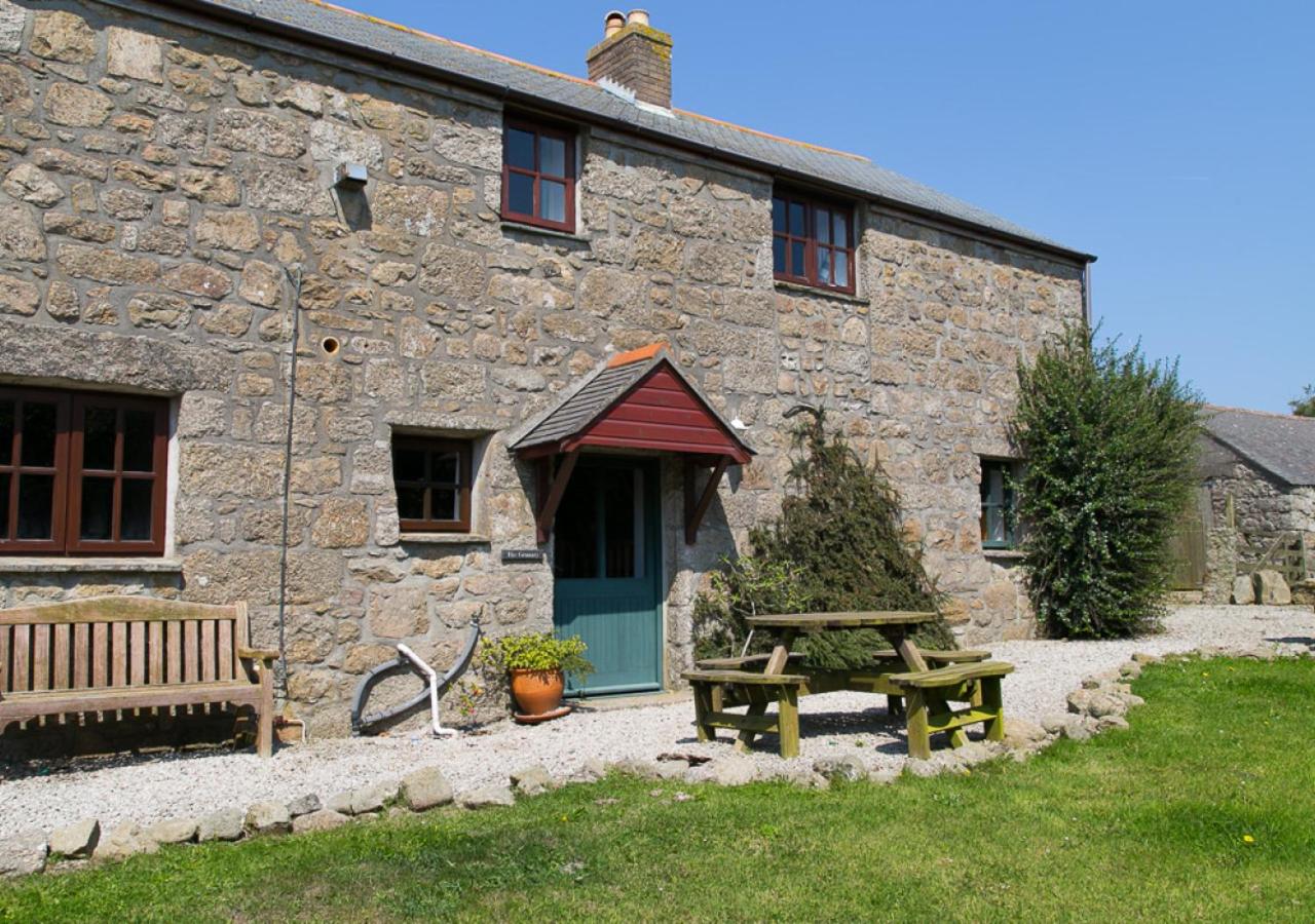 Four-Bedroom House photo 2