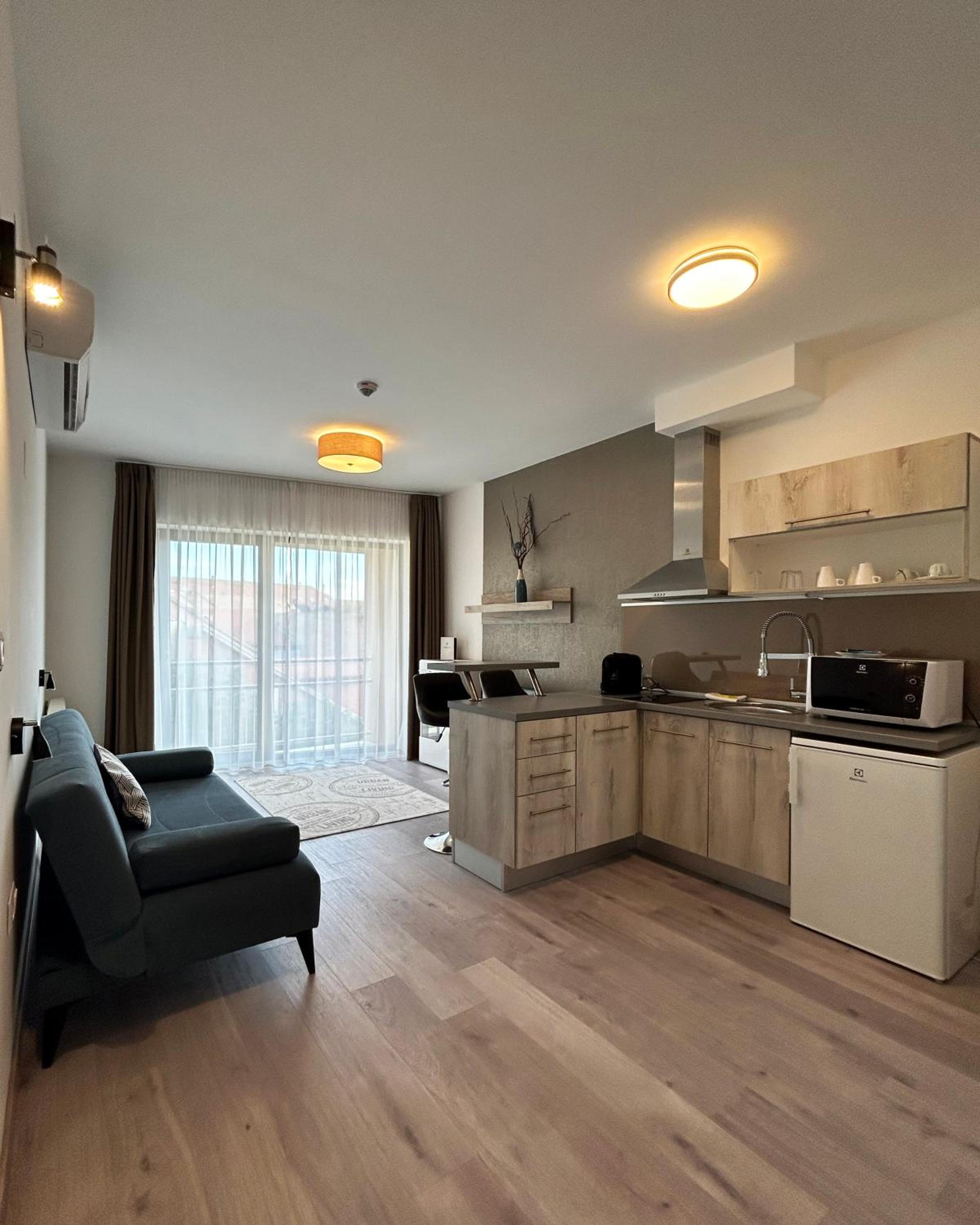 One-Bedroom Apartment - Photo 11