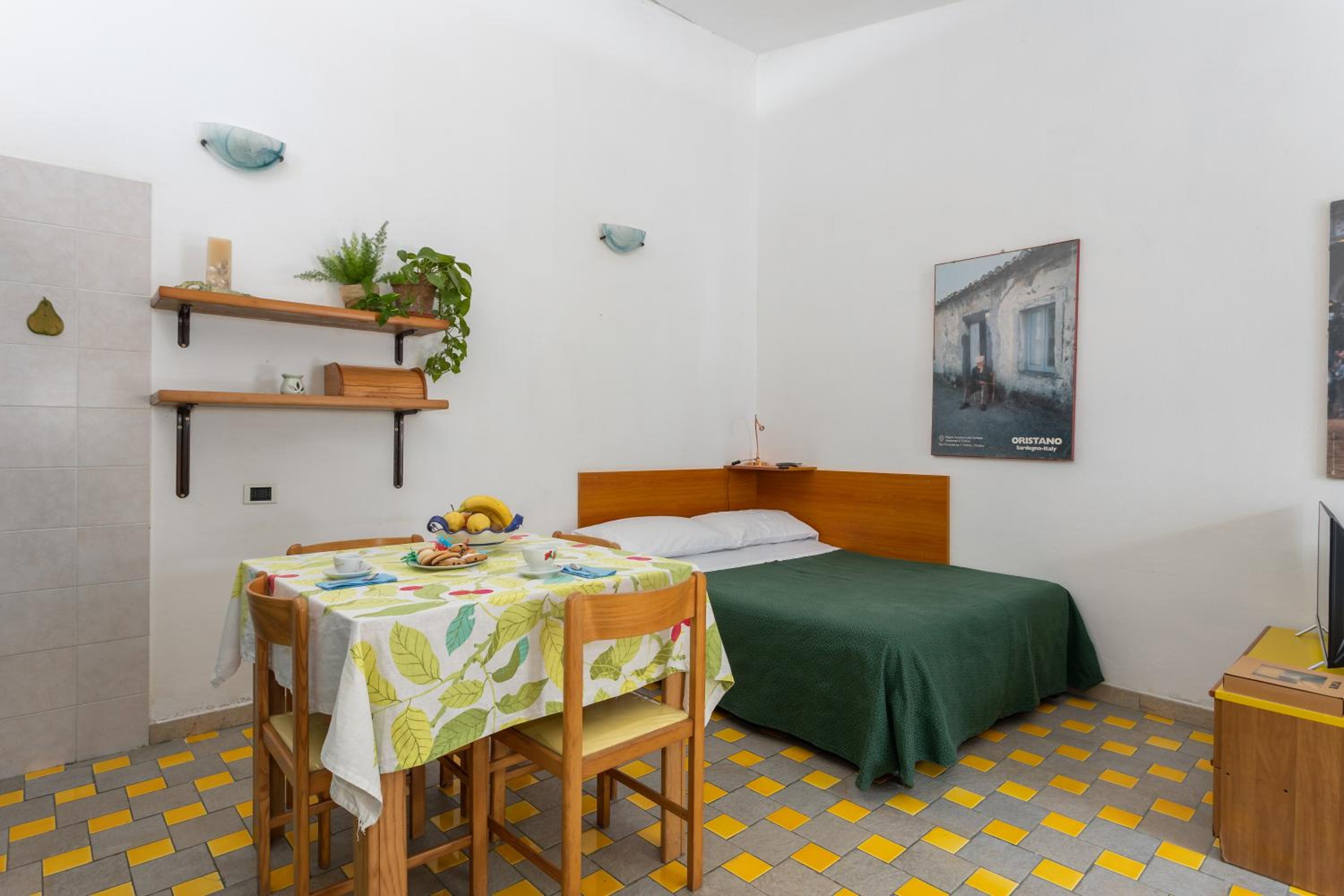 One-Bedroom House photo 1