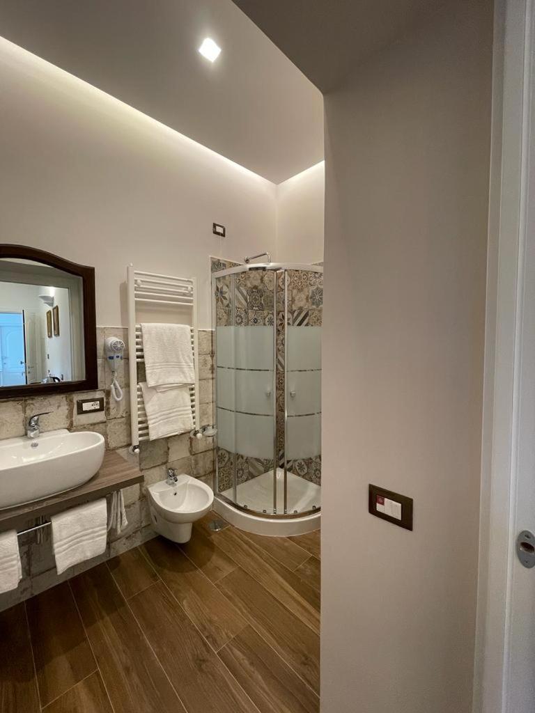 Deluxe Queen Room photo 2