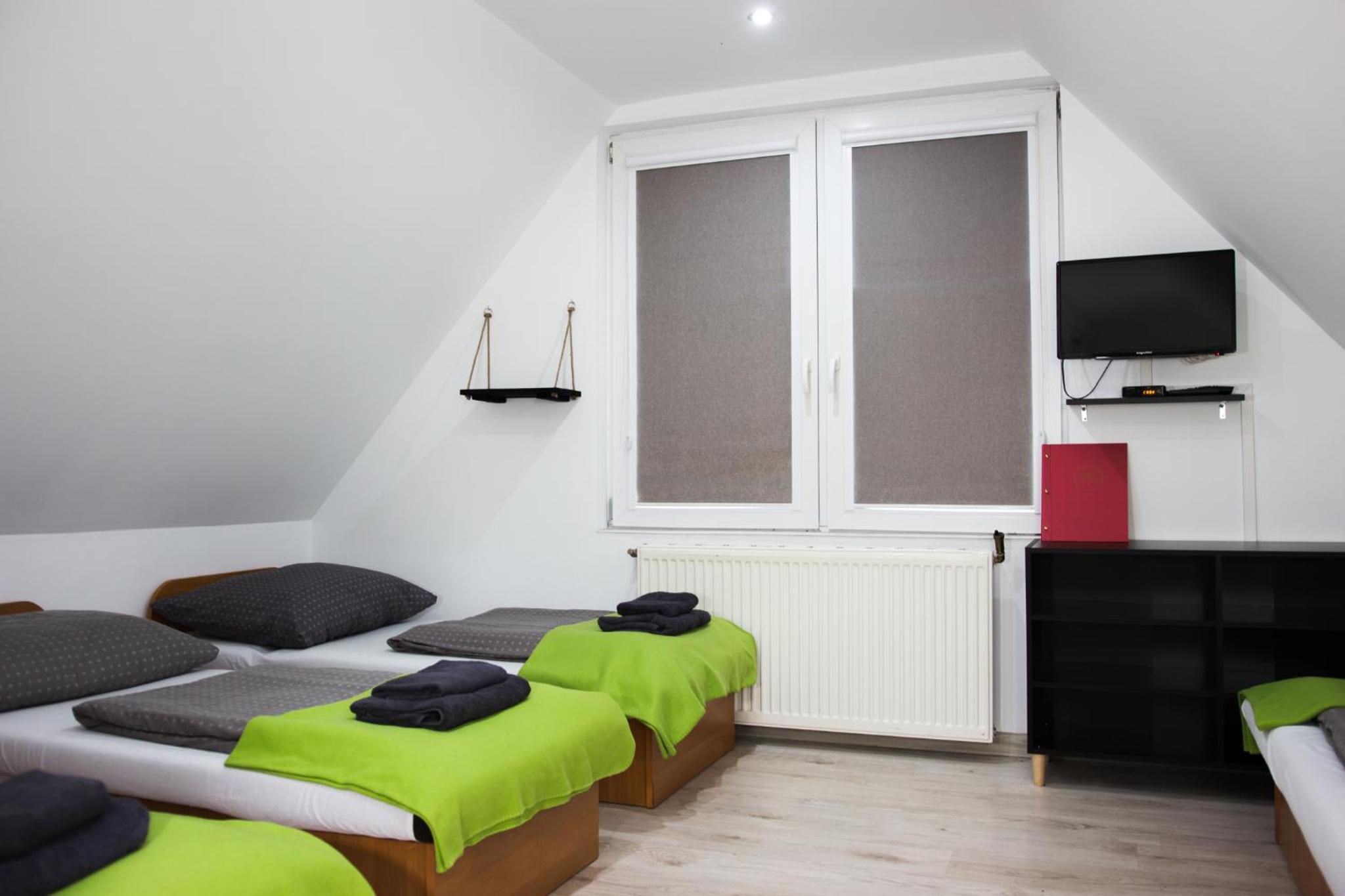 Quadruple Room - Photo 4