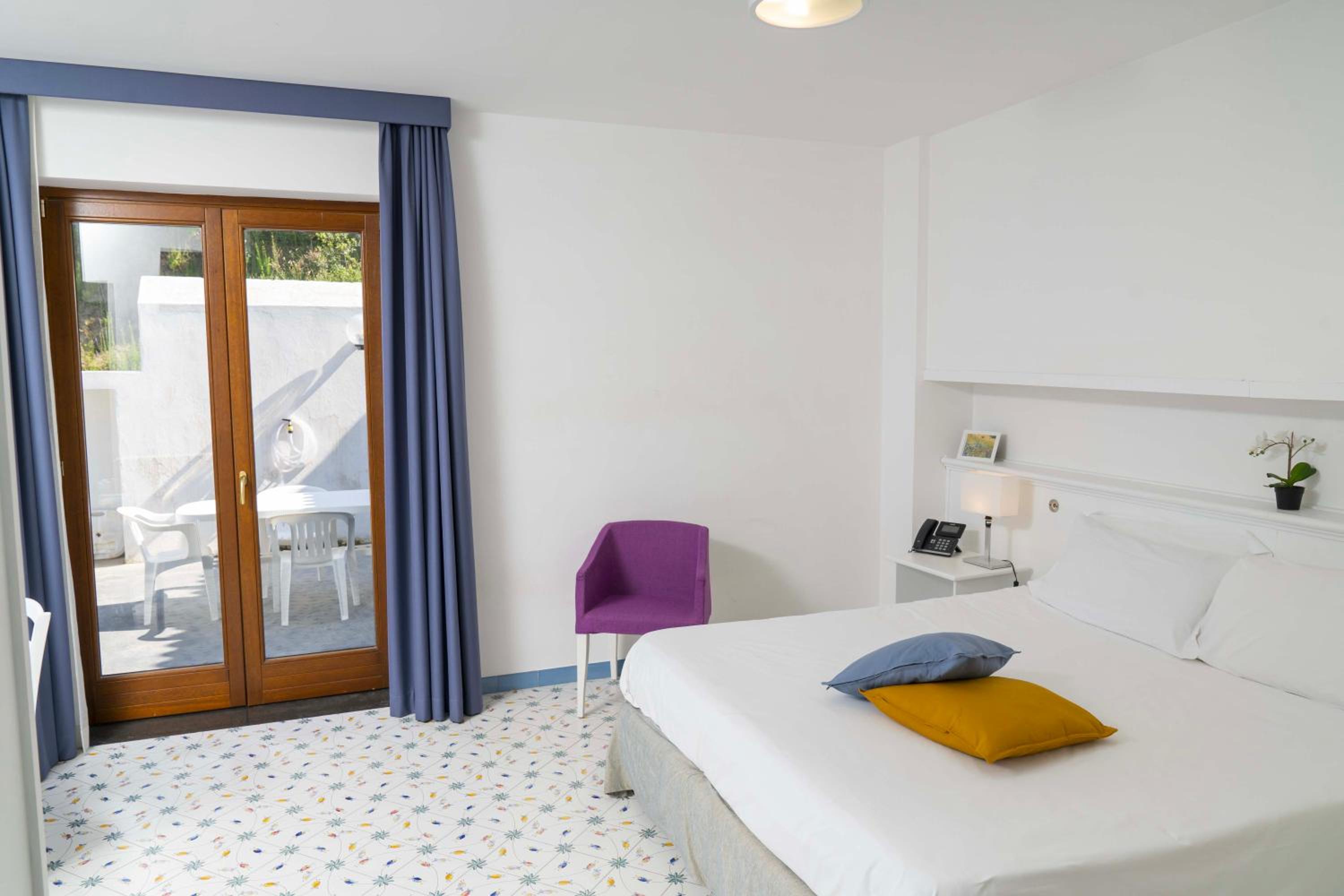Studio Apartment with Sea View photo 1