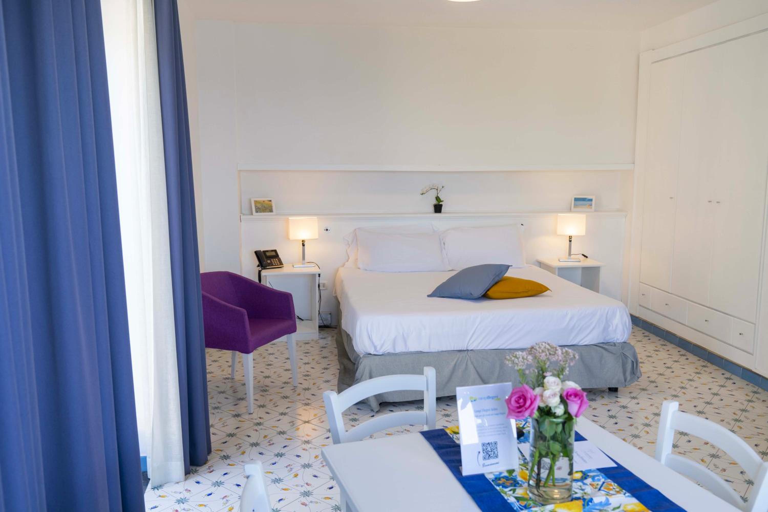 Studio Apartment with Sea View photo 3