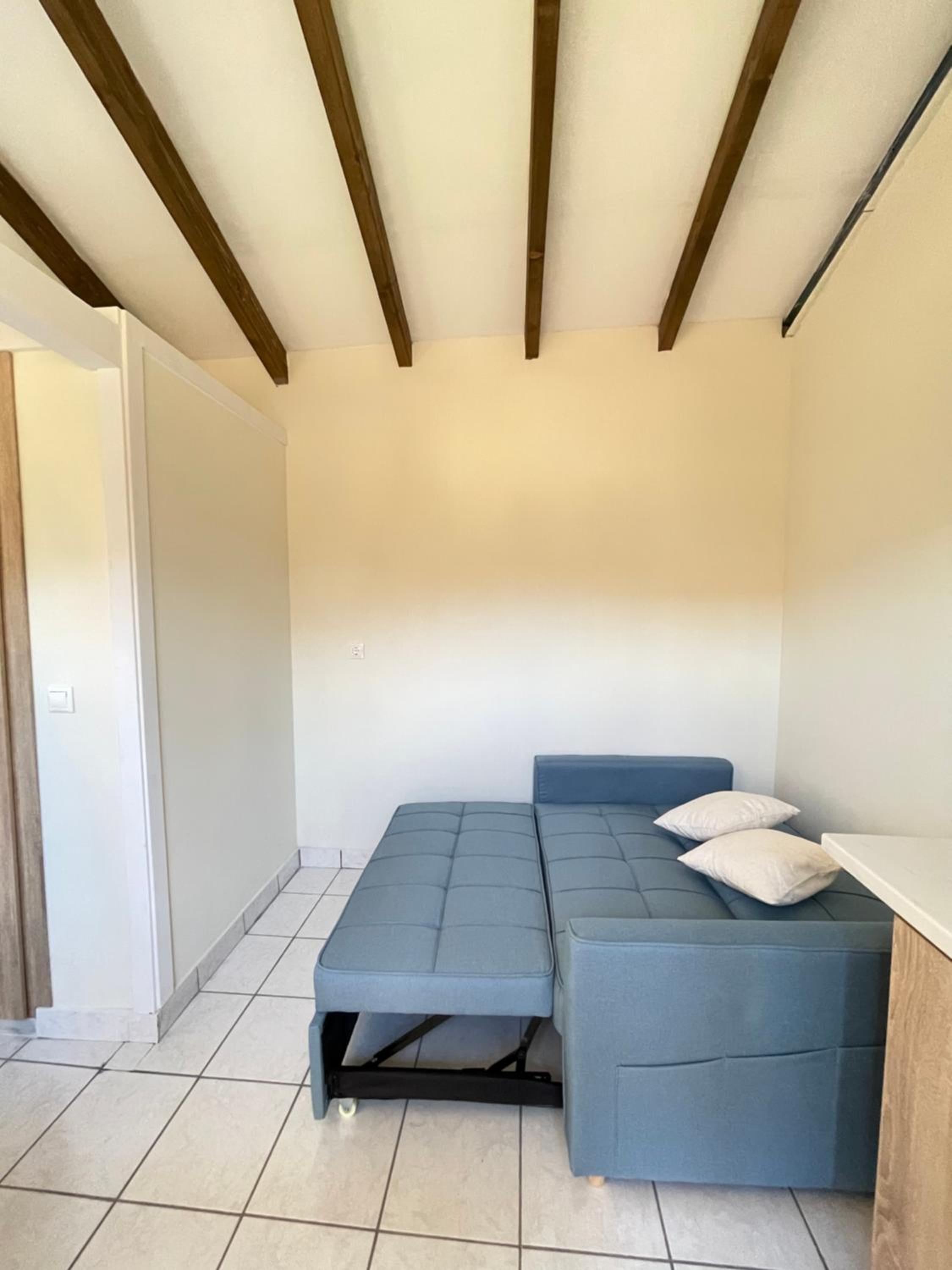 One-Bedroom House photo 1