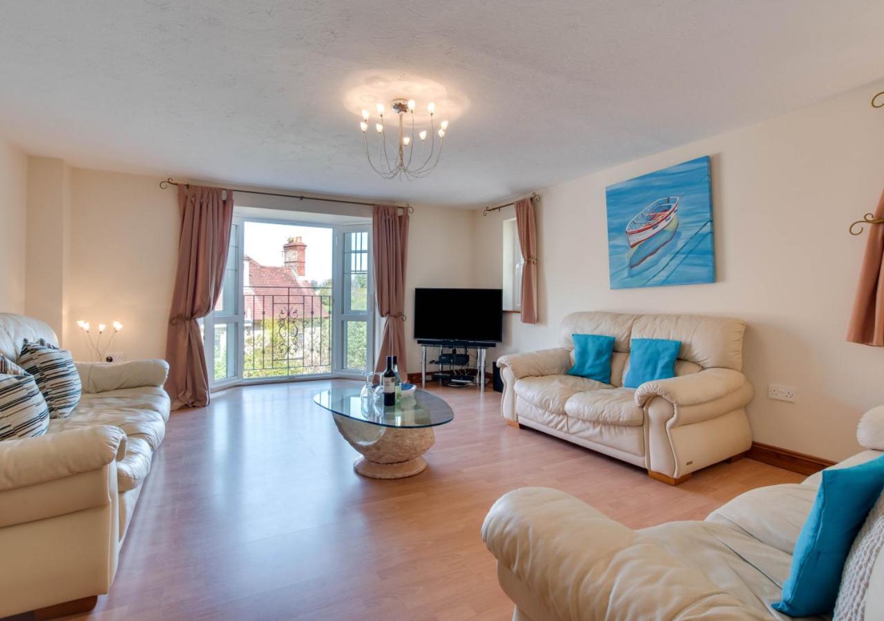 Four-Bedroom House photo 1
