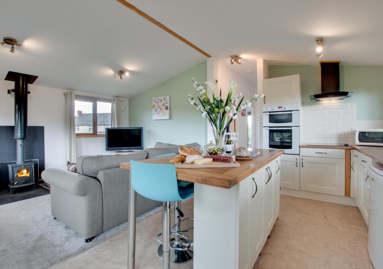 Three-Bedroom House photo 3