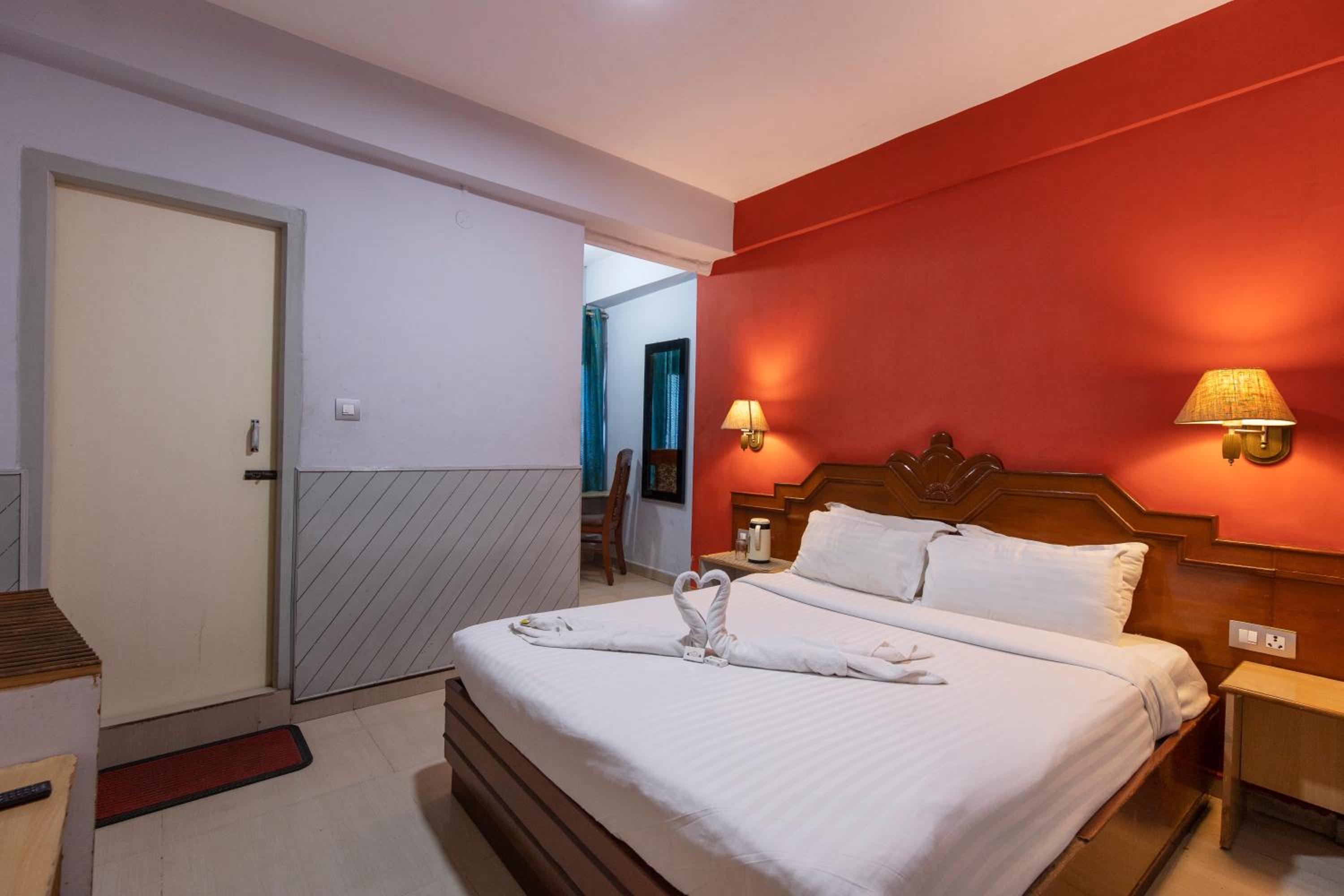 Deluxe Double Room - Photo 30