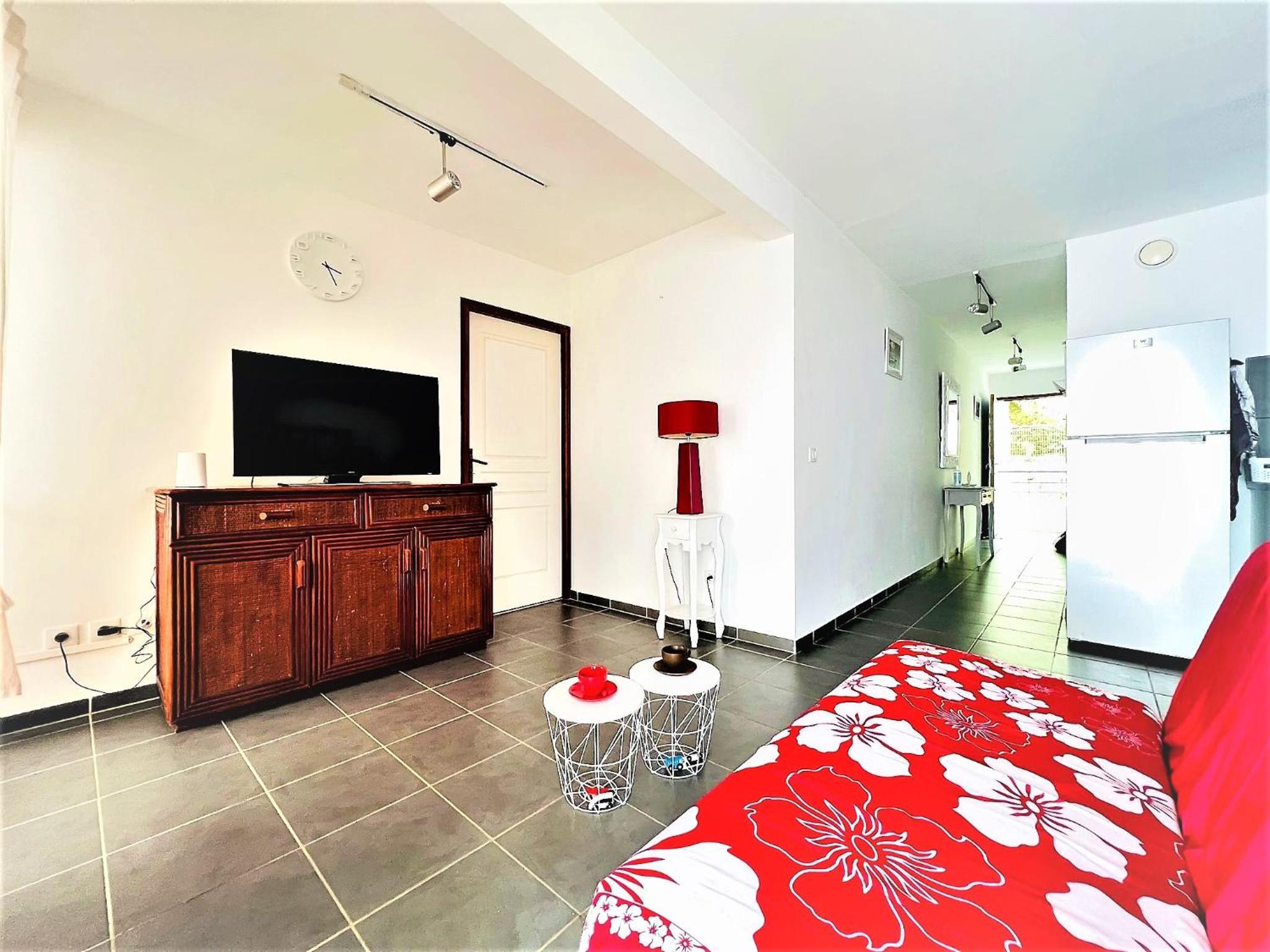 Apartment With Sea View photo 2
