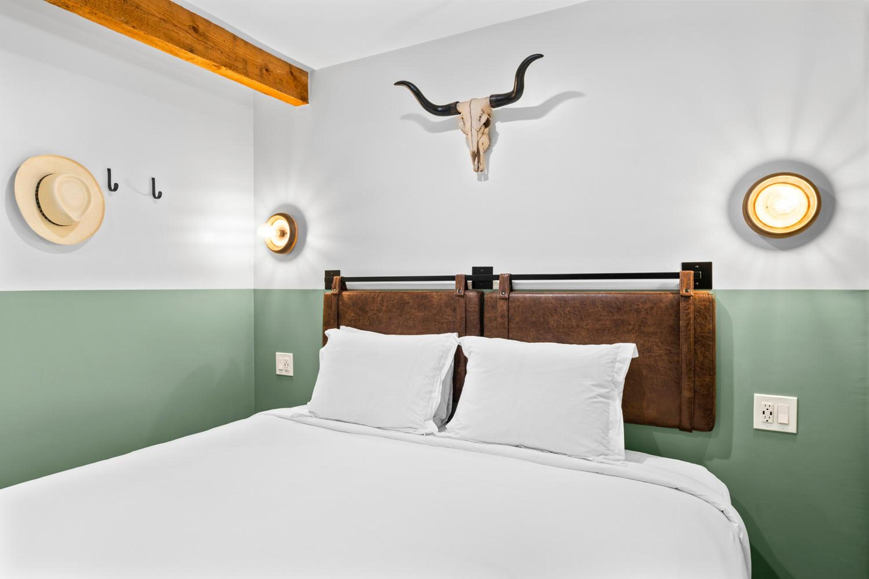 Deluxe King Room photo 2