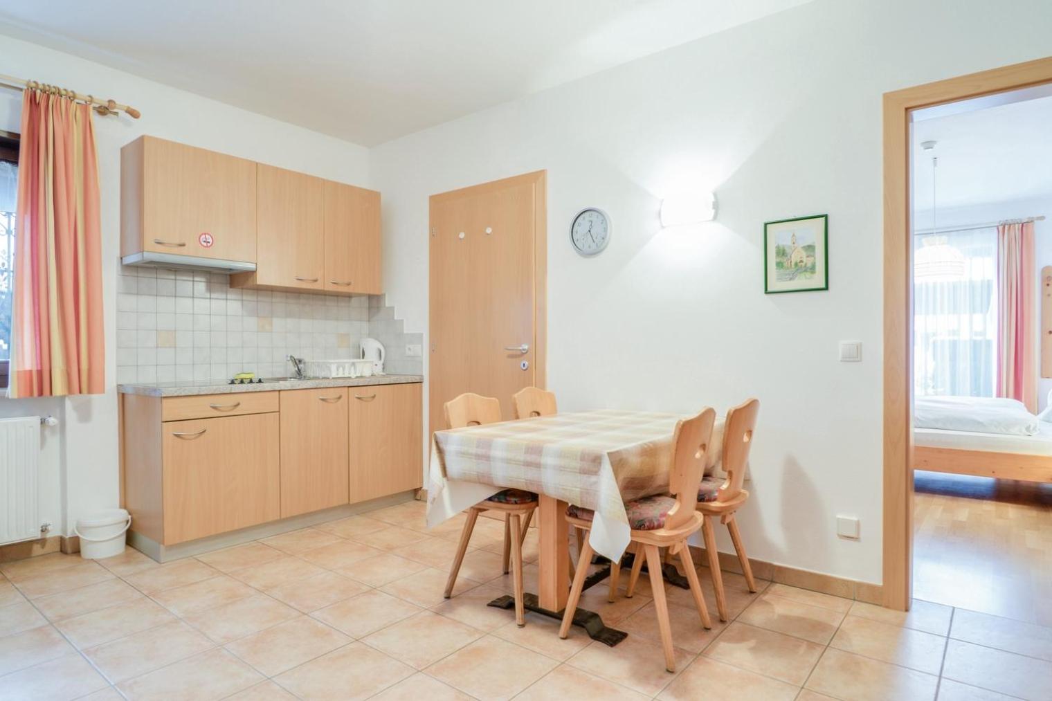 One-Bedroom Apartment - Photo 2