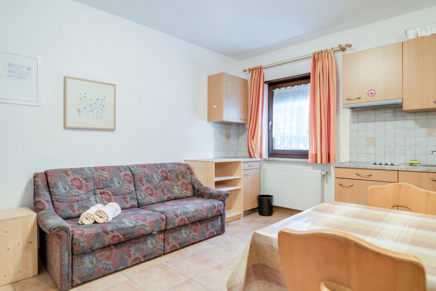 One-Bedroom Apartment - Photo 3
