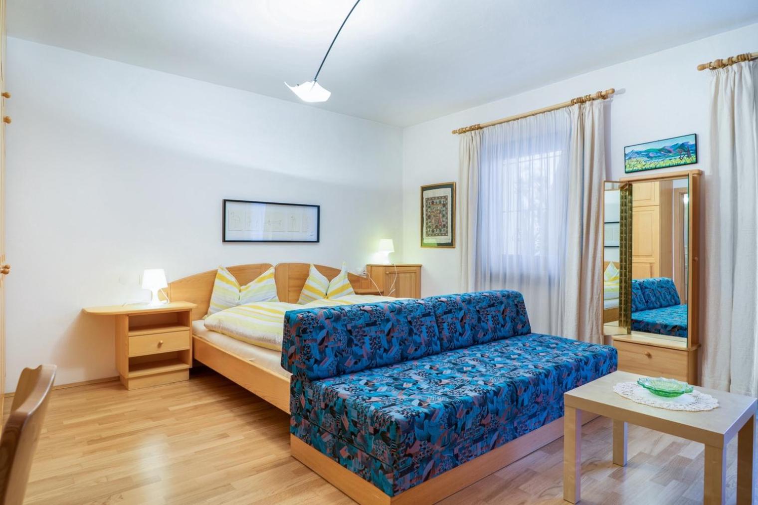 One-Bedroom Apartment - Photo 1