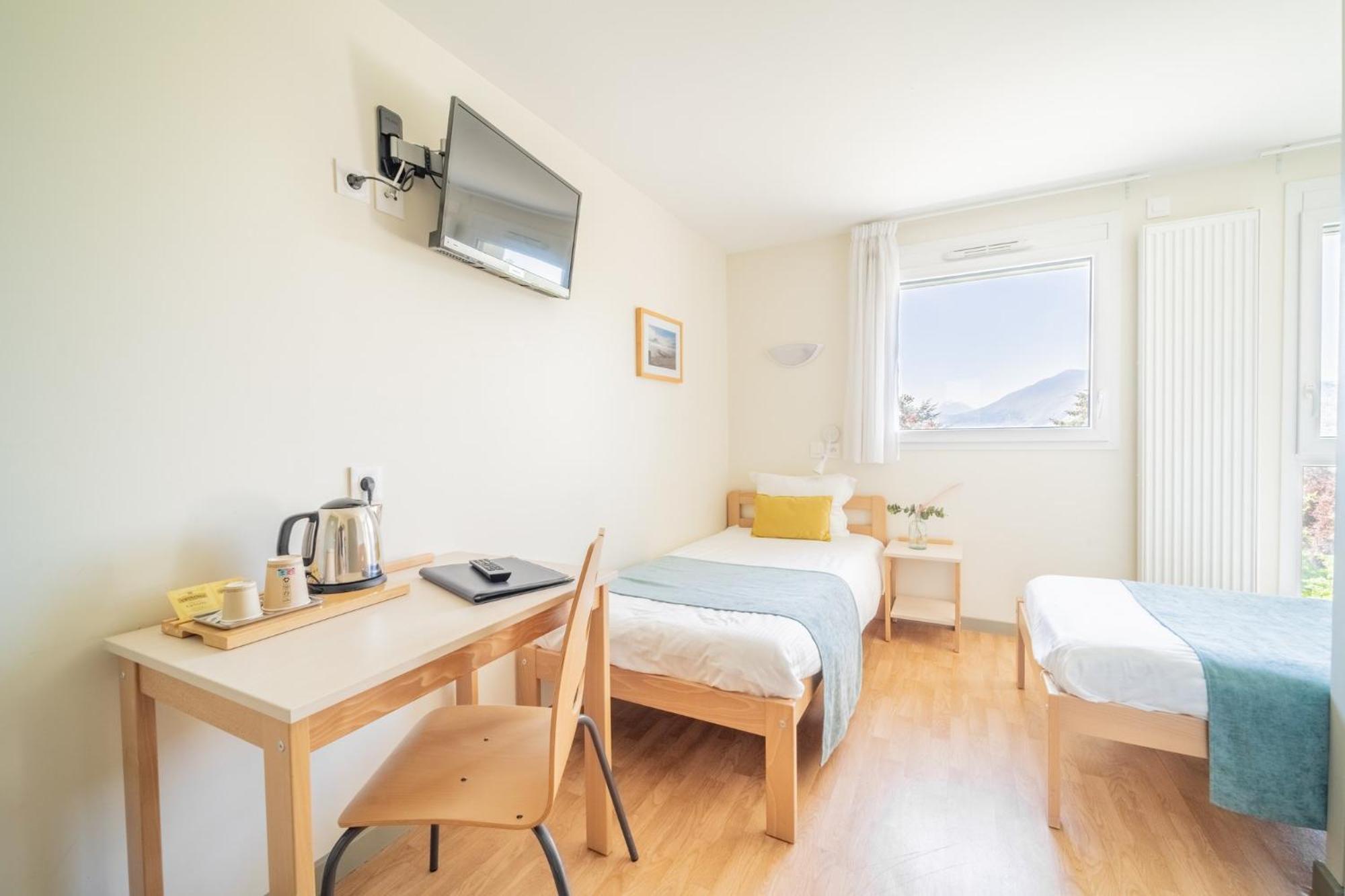 Standard Twin Room photo 2