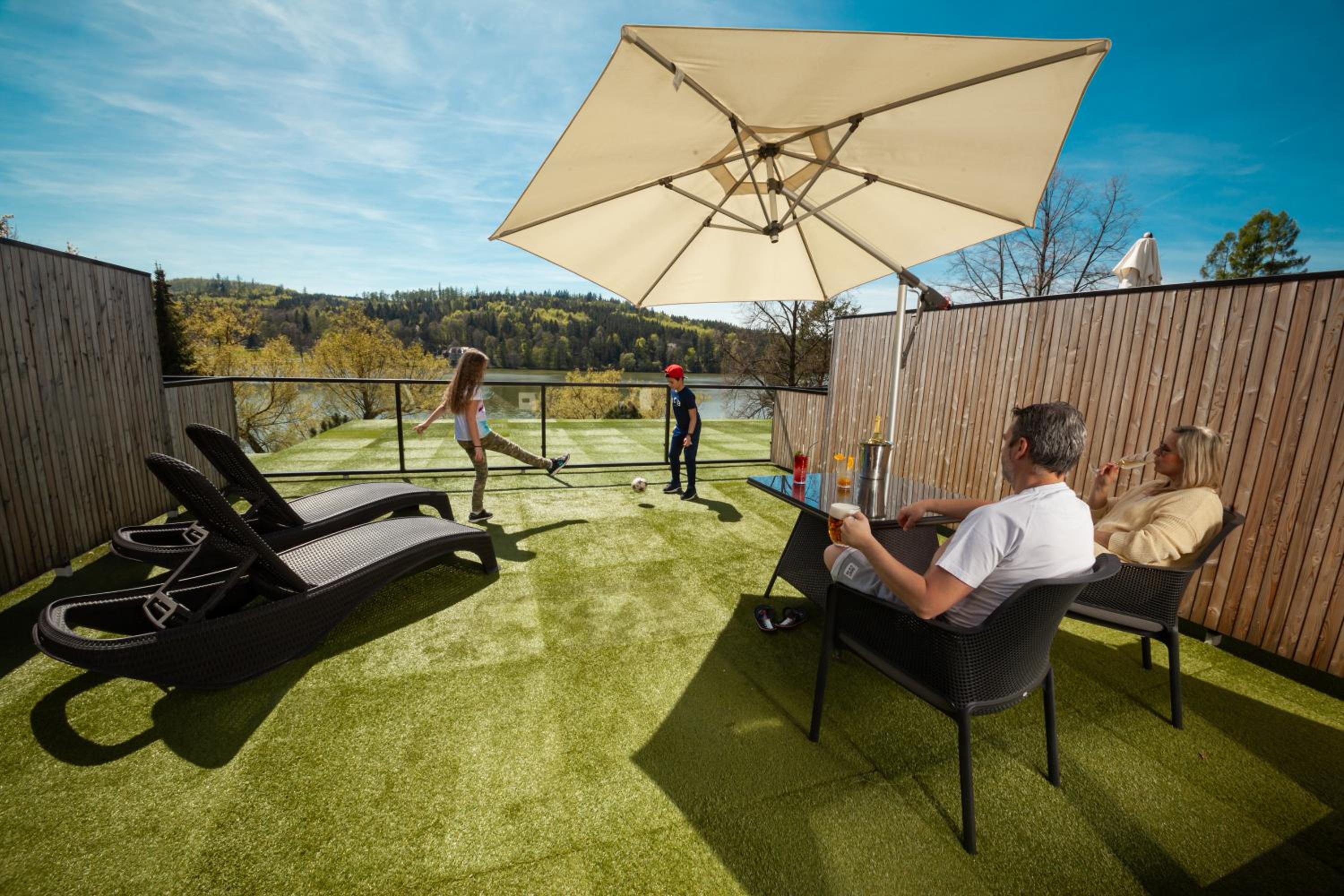 Family Room with Terrace - Photo 8