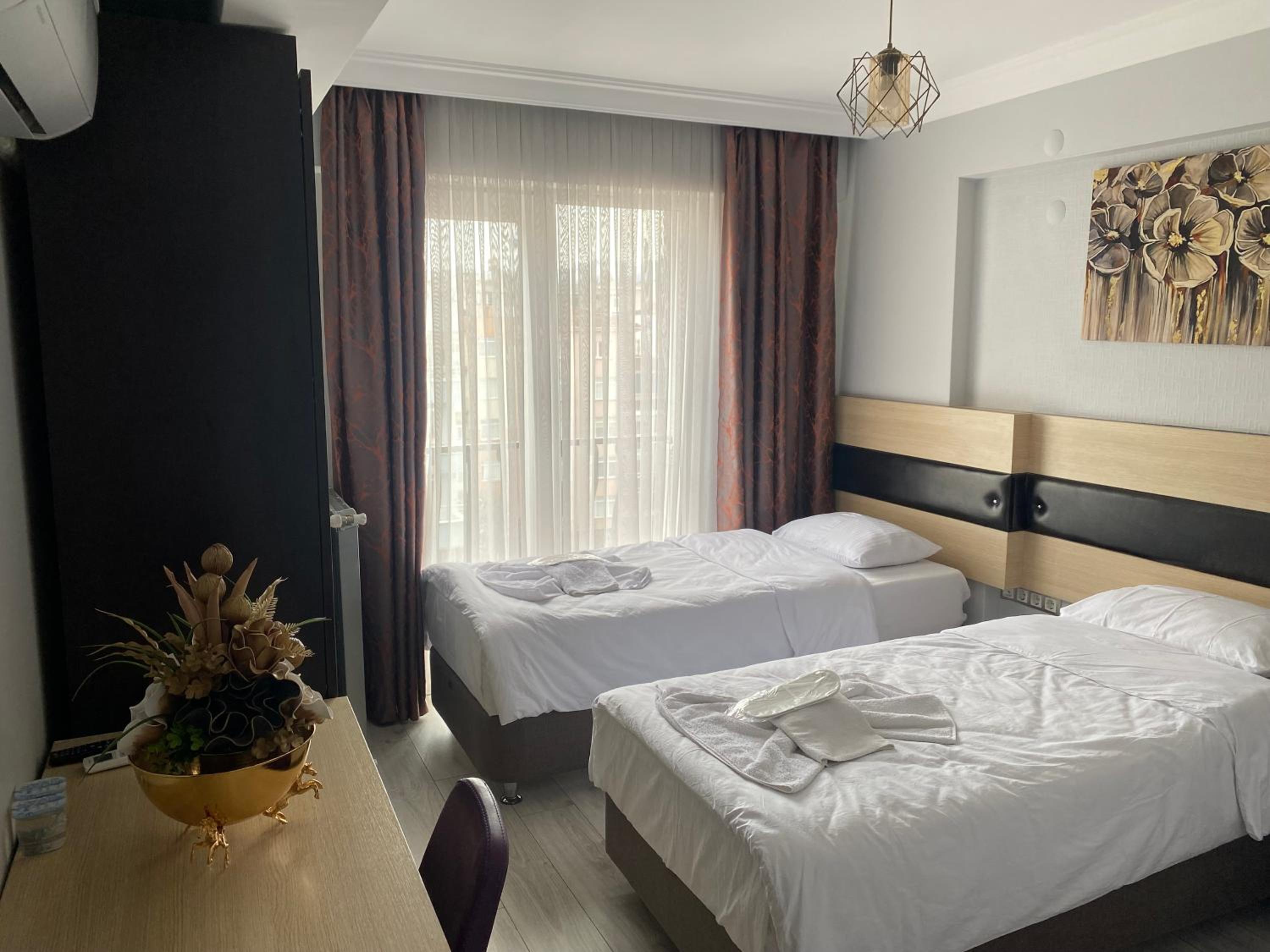Standard Double Room - Photo 6