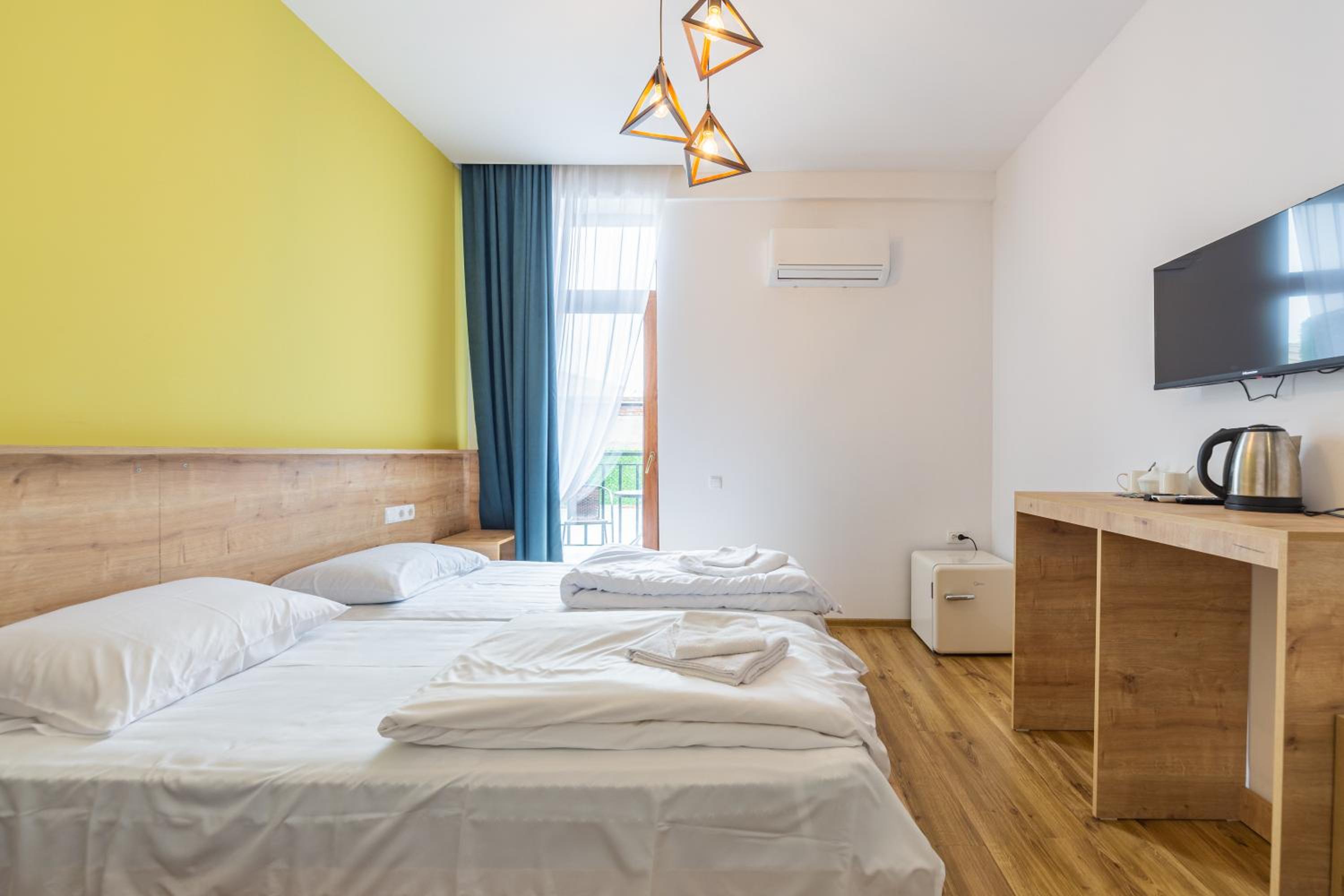 Twin Room with Balcony photo 3