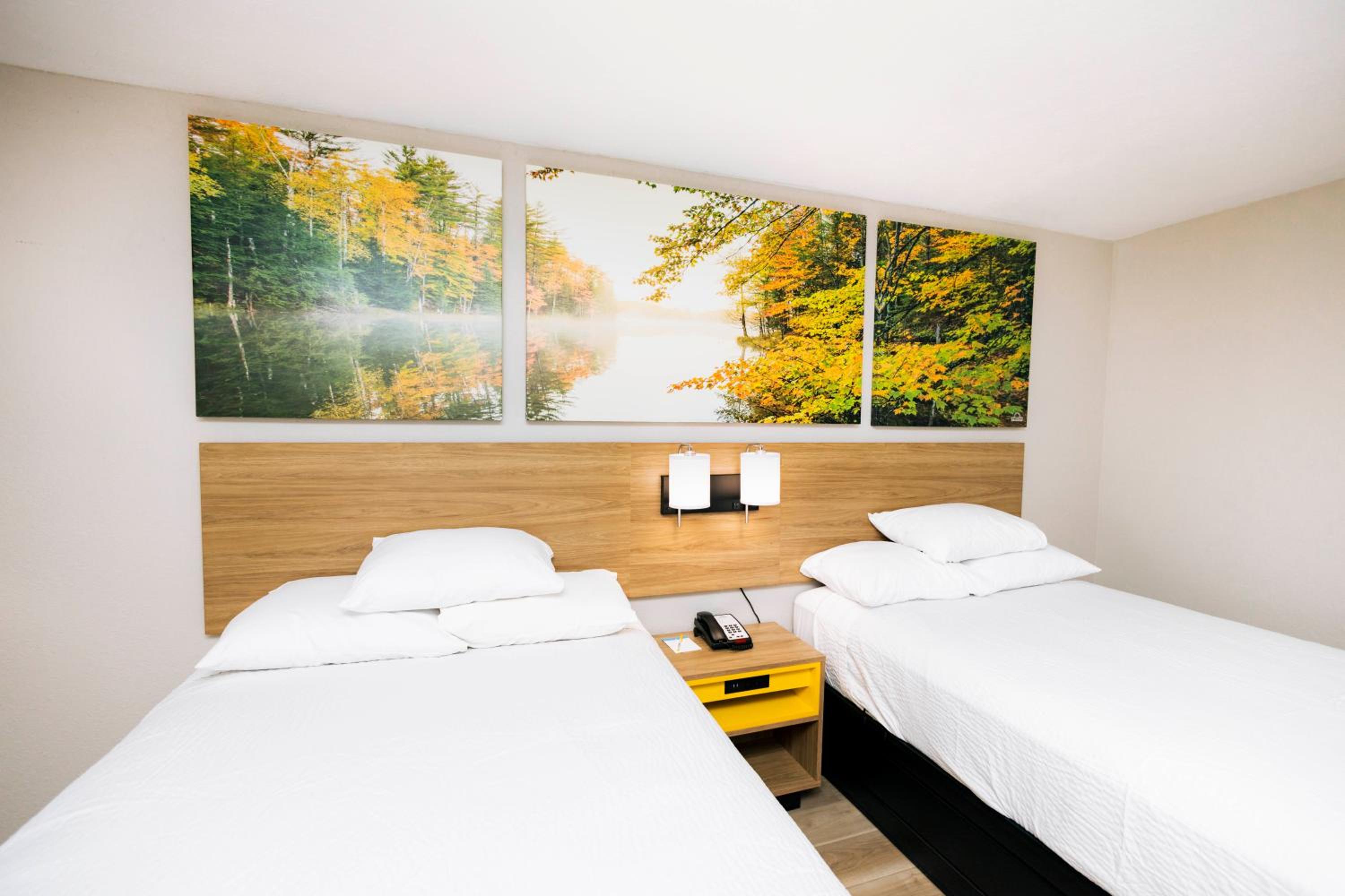 Modern Double Room with Two Double Beds - Non-Smoking - Photo 14