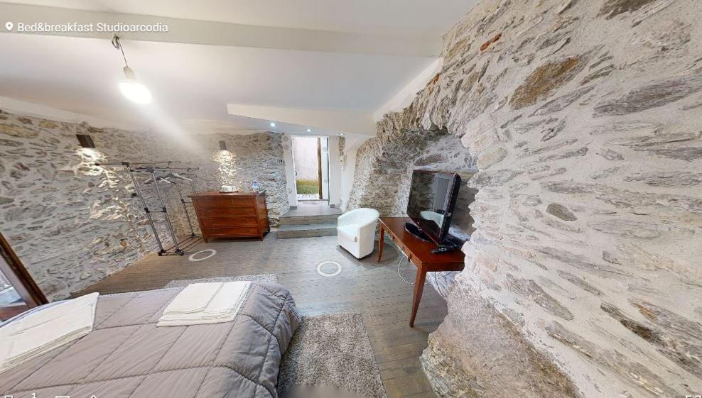 Double Room - Photo 22