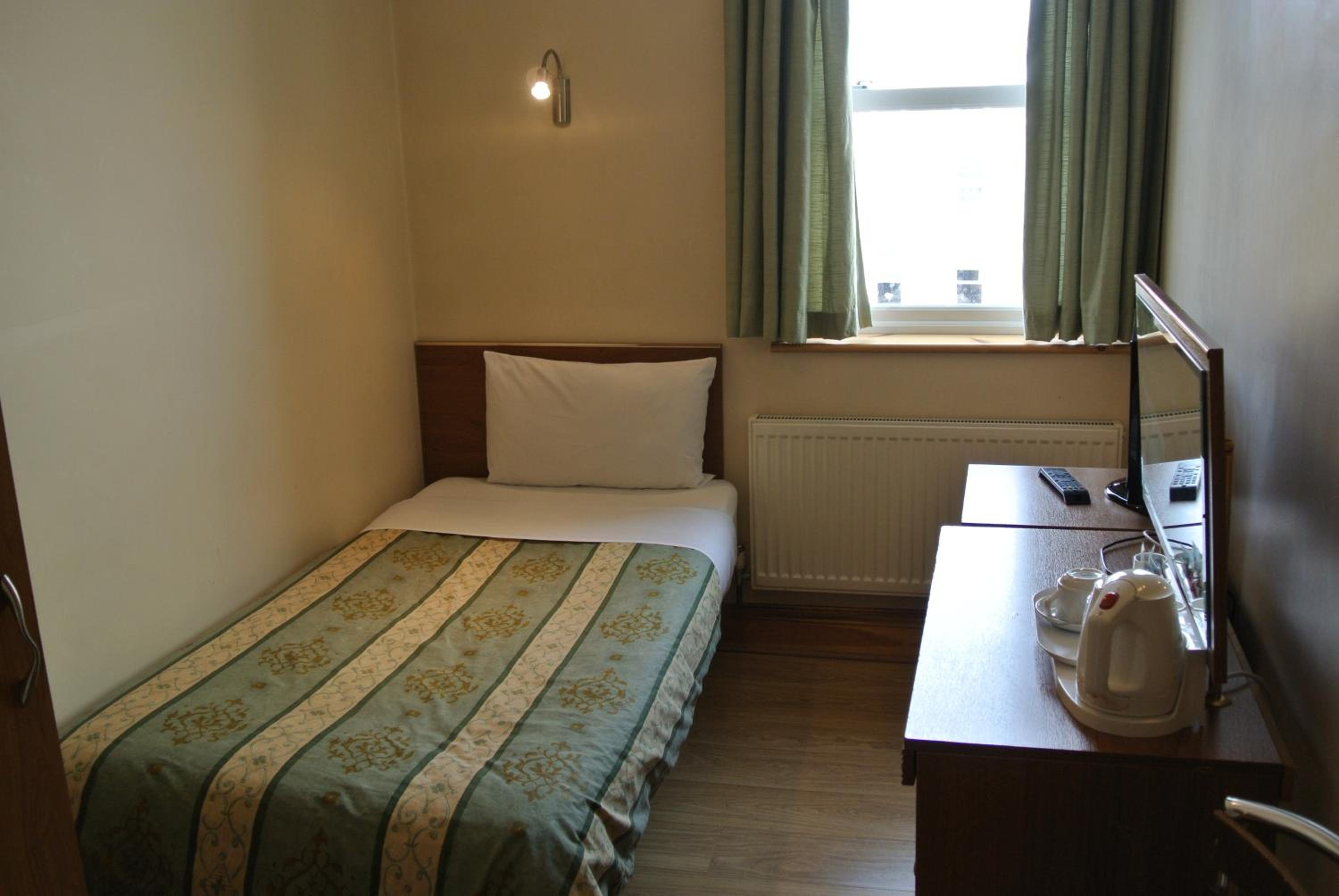 Single Room - En Suite photo 2