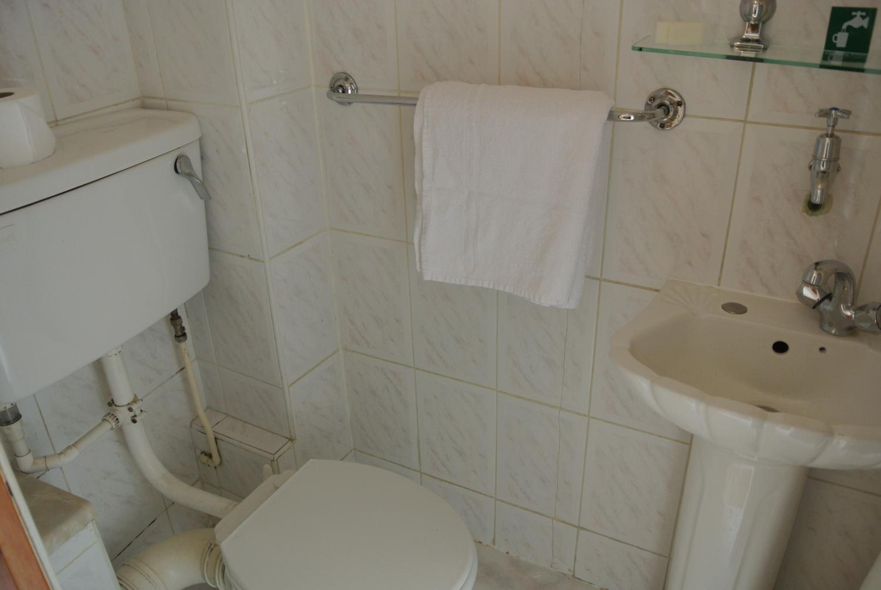 Twin Room en suite photo 3