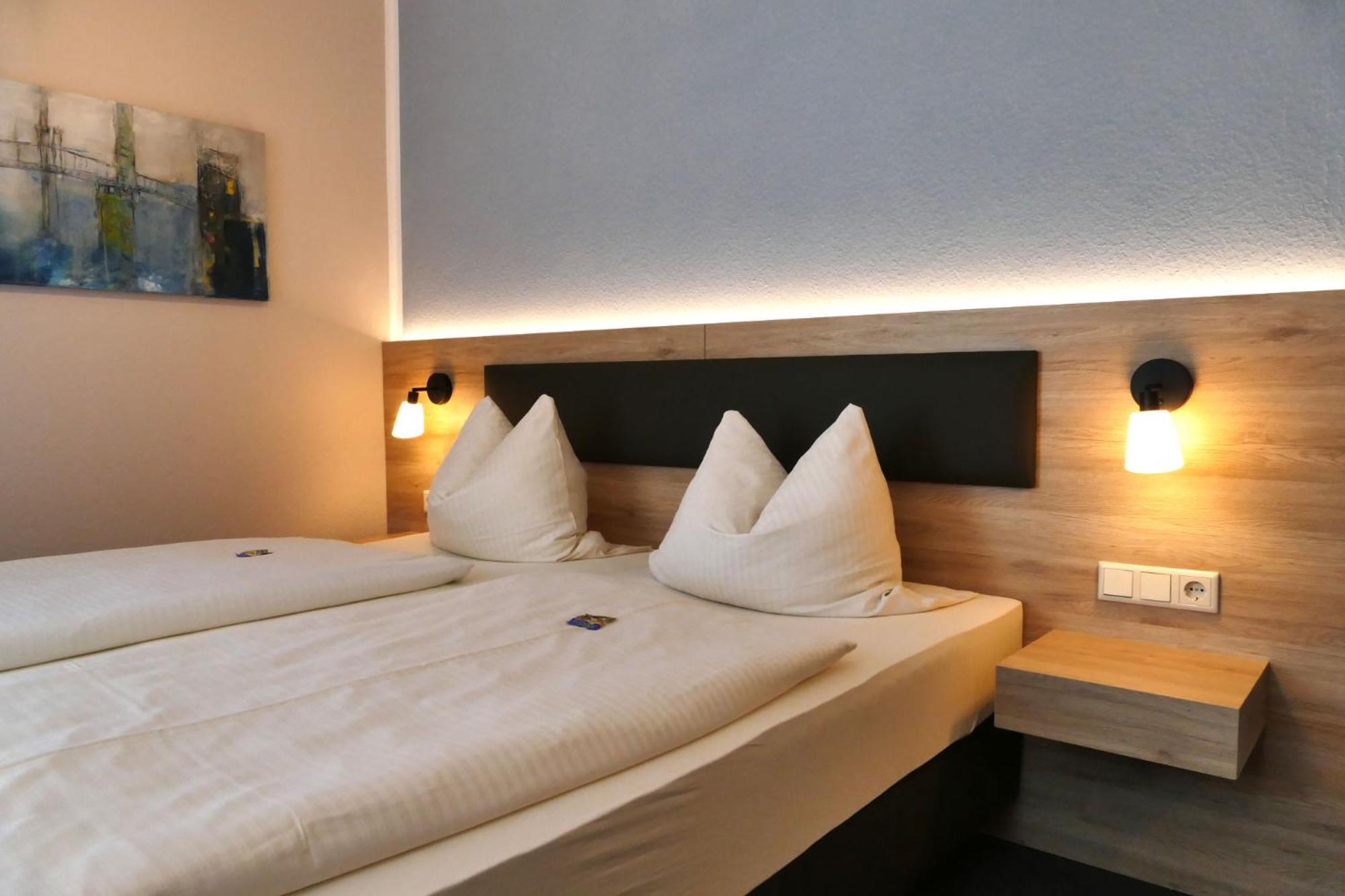 Double or Twin Room - Photo 3