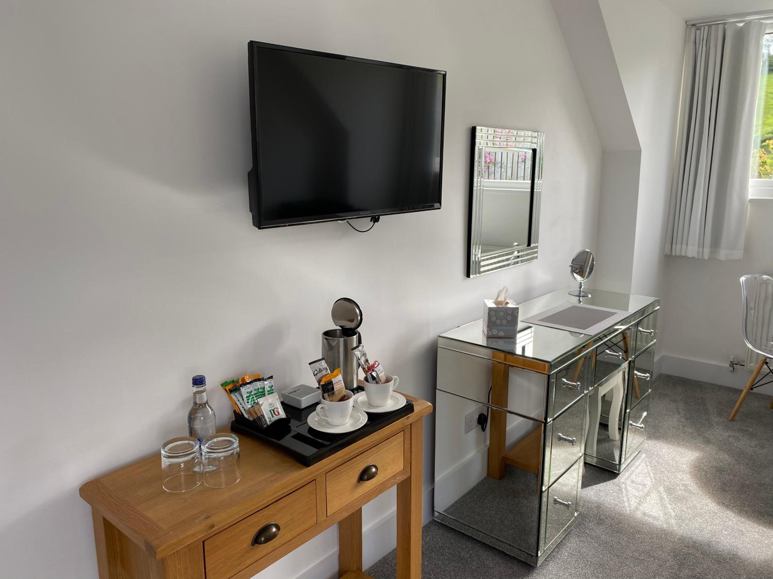 Suite with Garden View - Photo 3