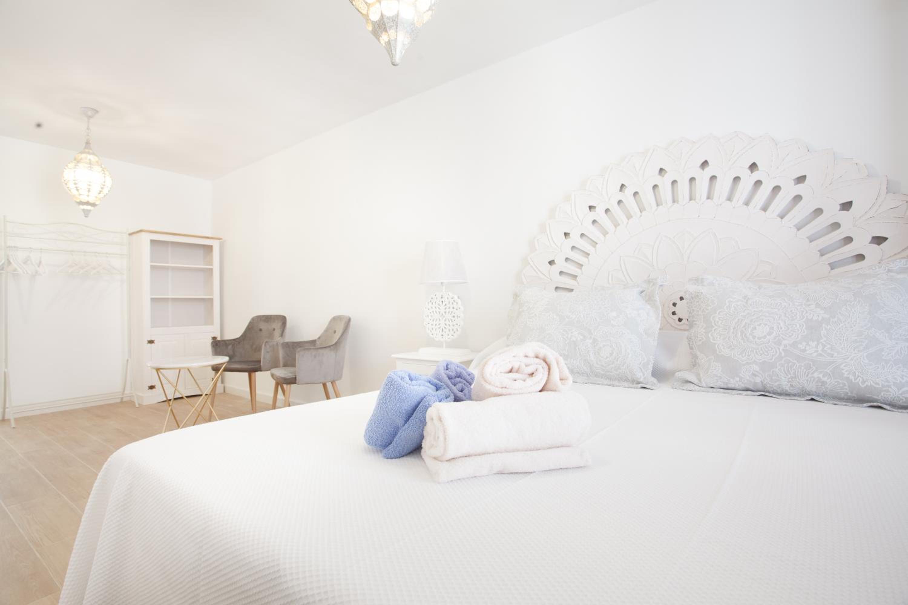 Double or Twin Room - Photo 3