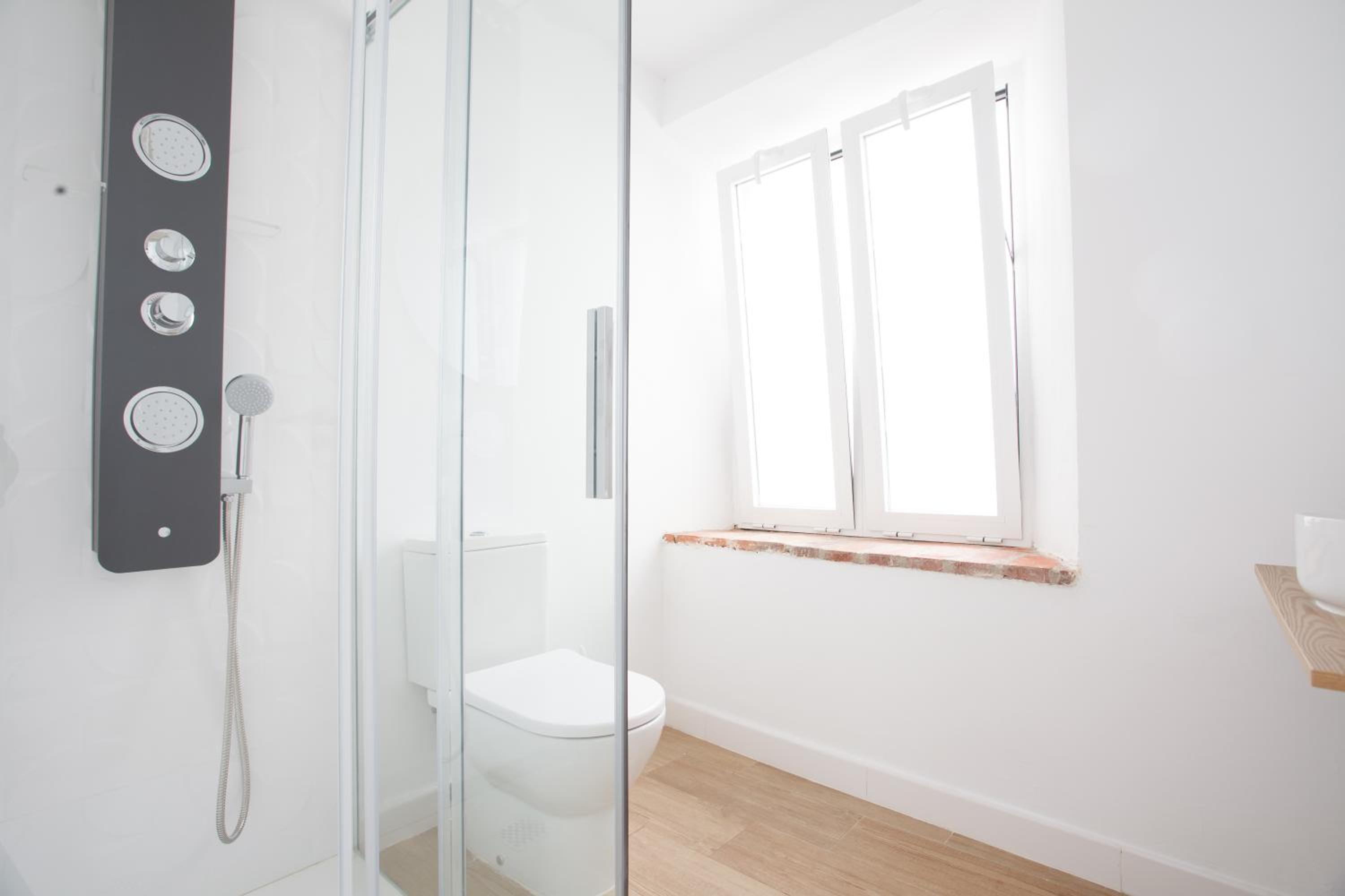 Double or Twin Room - Photo 6