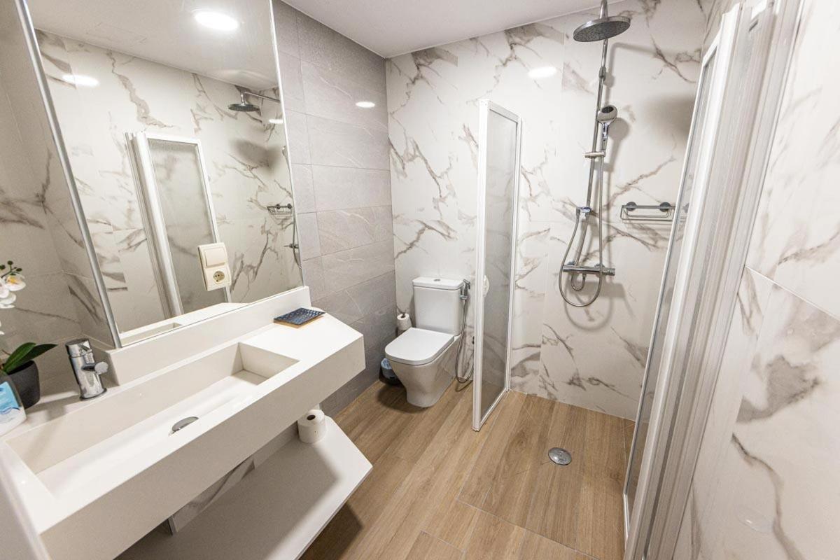 Double or Twin Room photo 3